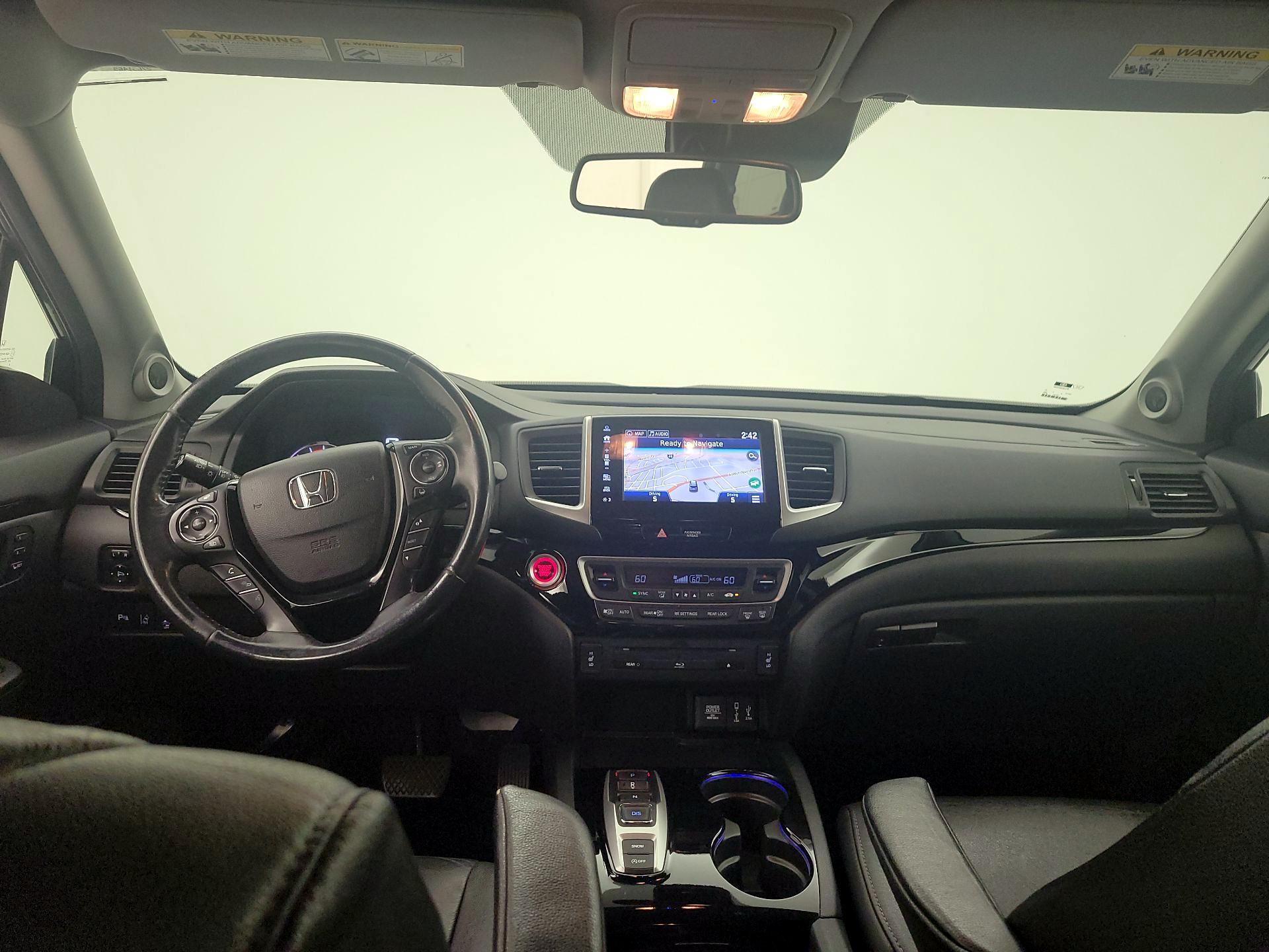 Thumbnail: 2017 Honda Pilot - 9