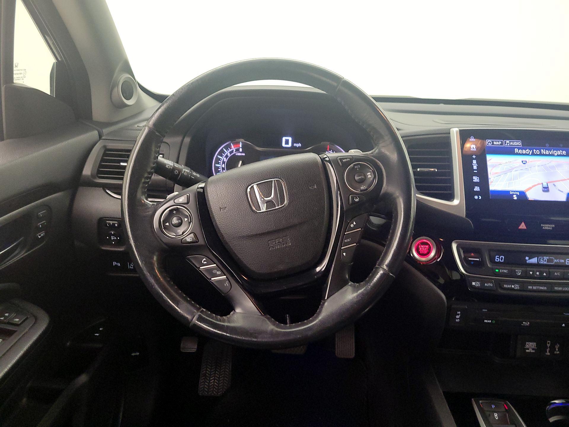 Thumbnail: 2017 Honda Pilot - 10