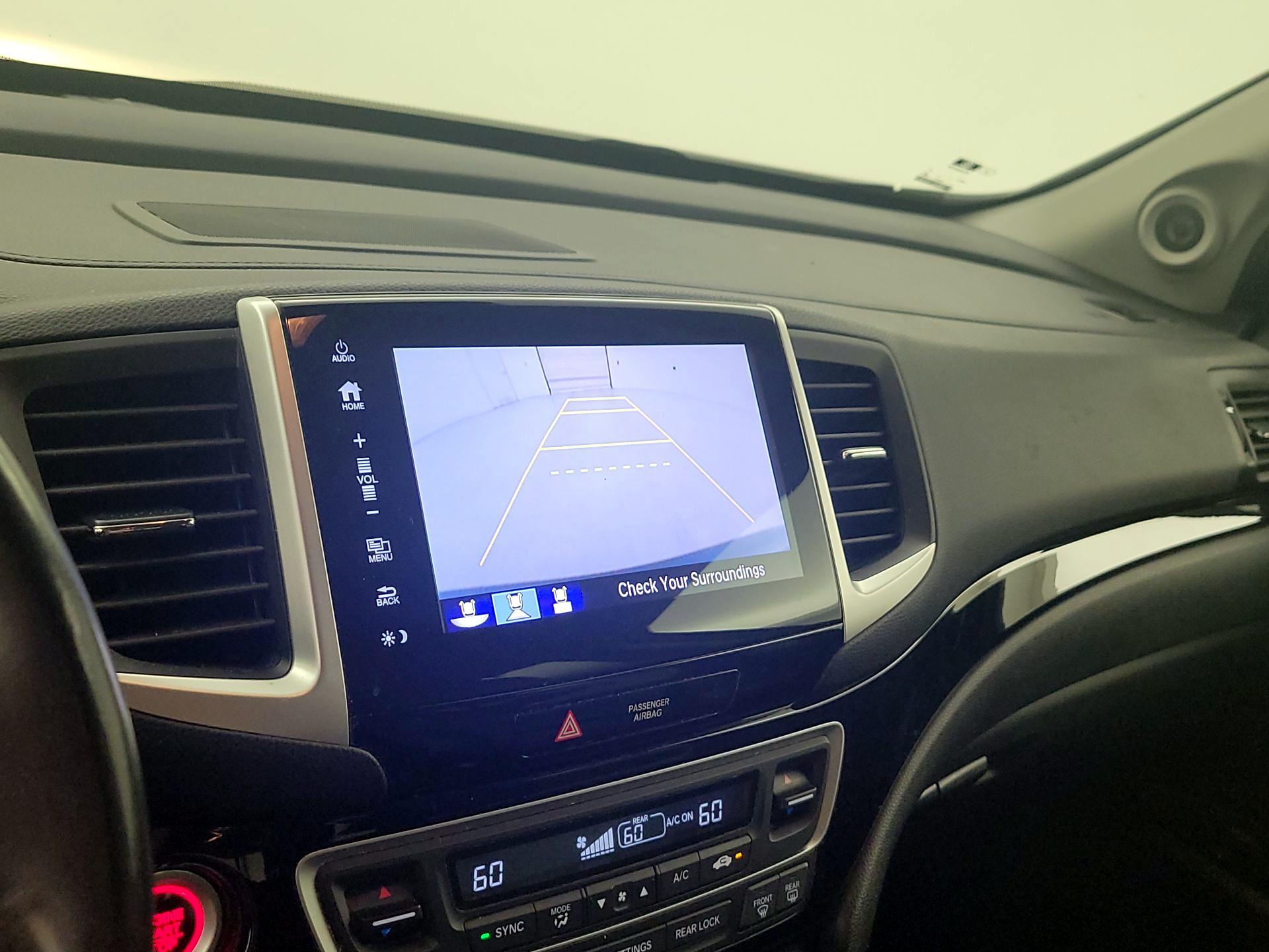 Thumbnail: 2017 Honda Pilot - 15