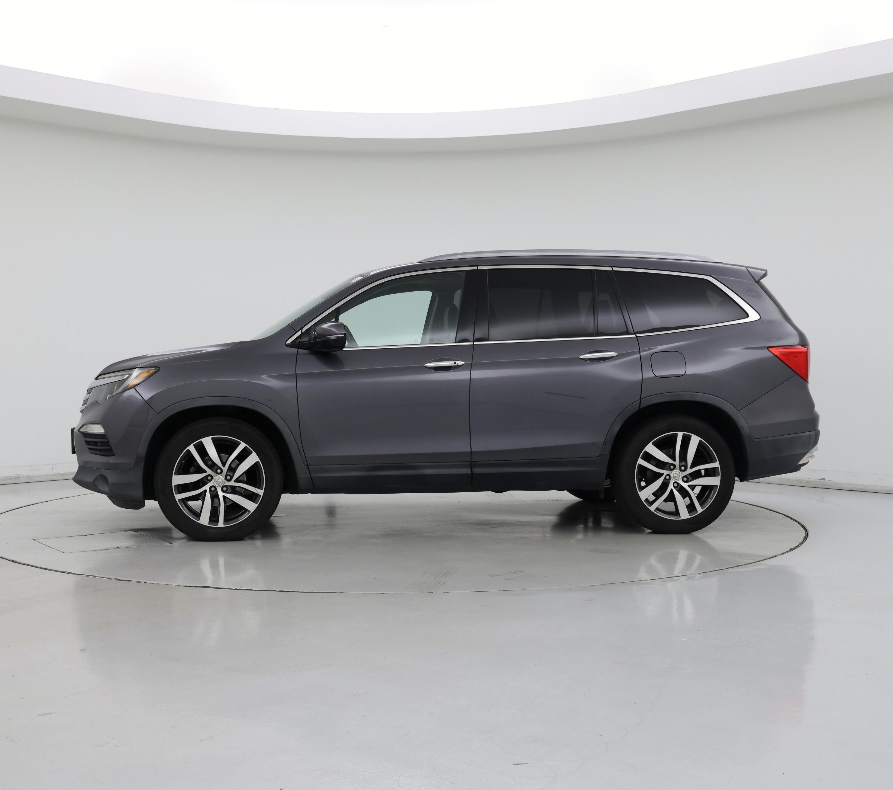 Thumbnail: 2017 Honda Pilot - 3