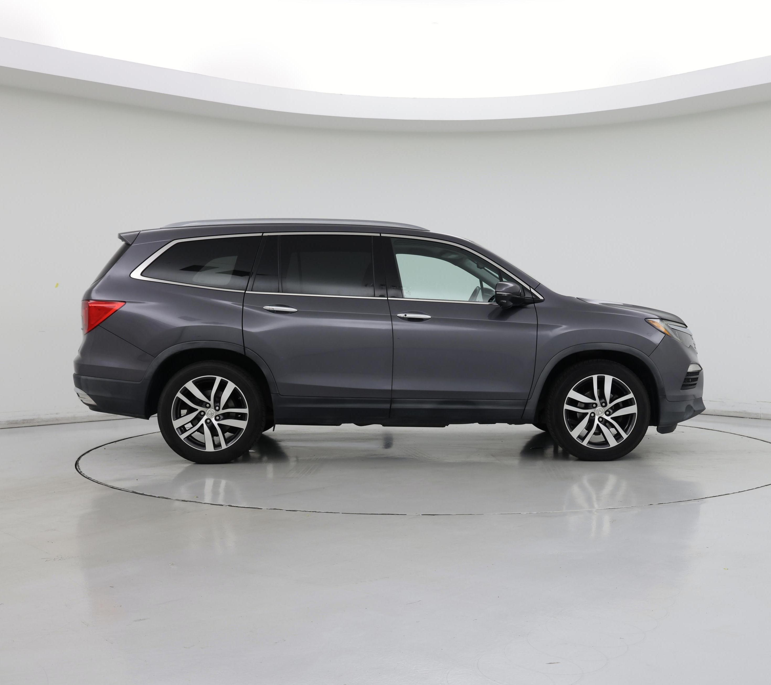 Thumbnail: 2017 Honda Pilot - 7