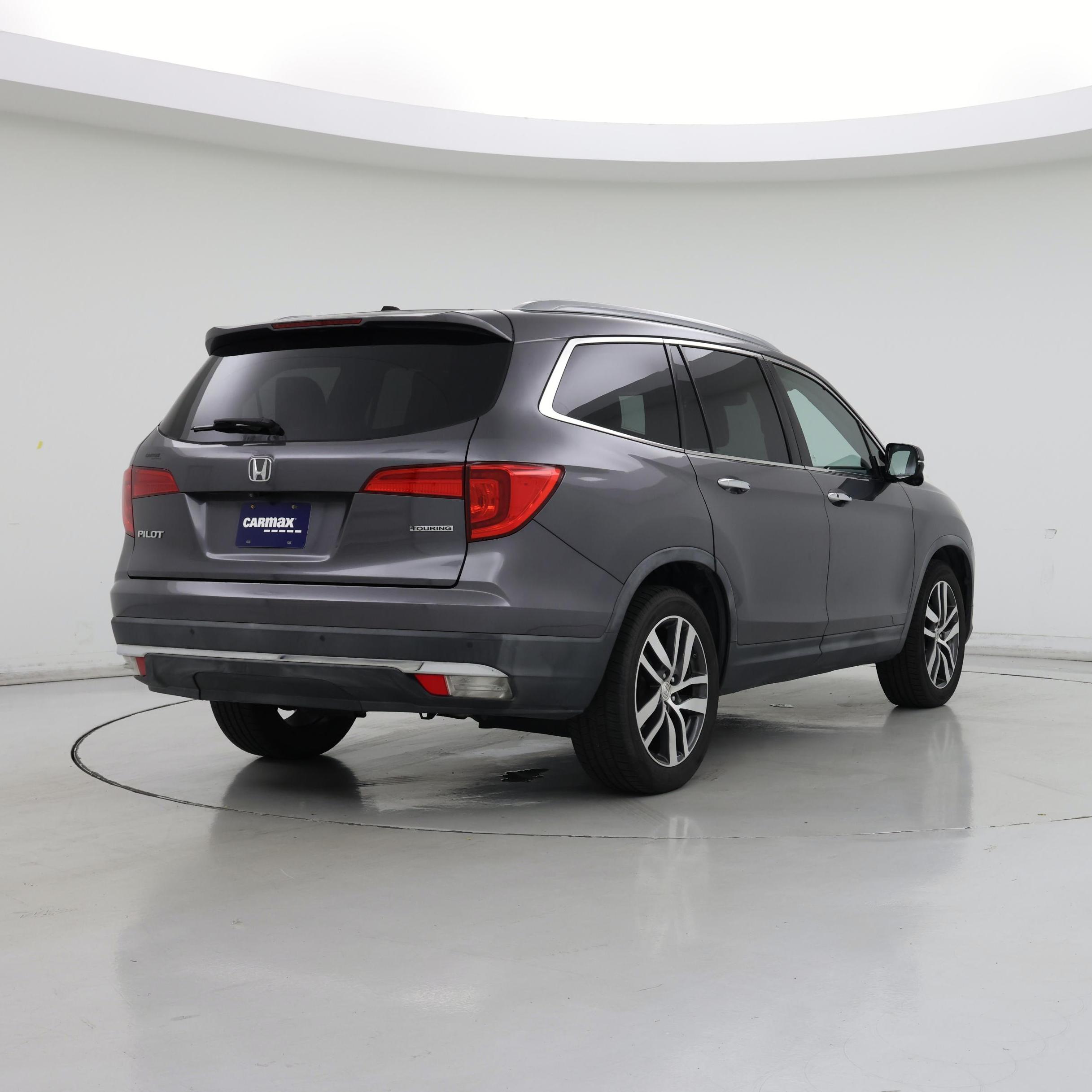 Thumbnail: 2017 Honda Pilot - 8