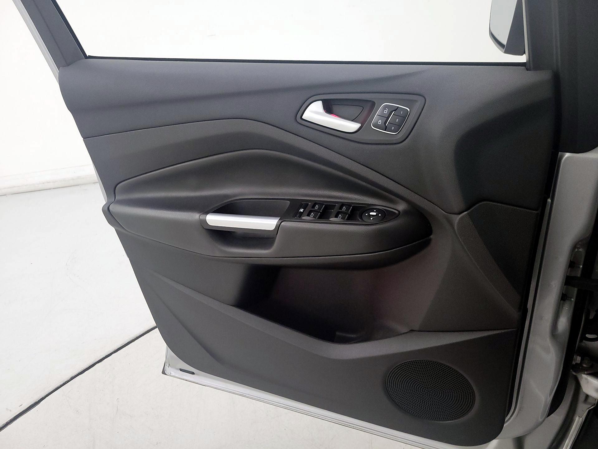 Thumbnail: 2016 Ford Escape - 12
