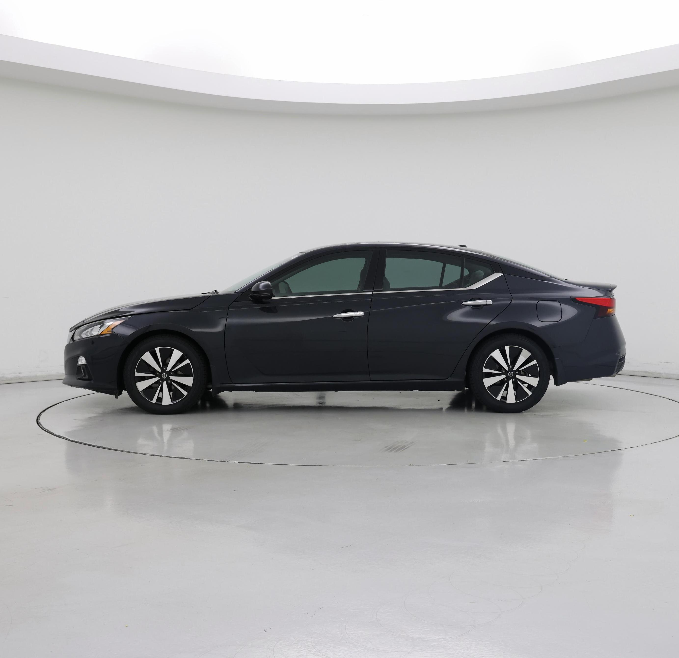 Thumbnail: 2019 Nissan Altima - 3