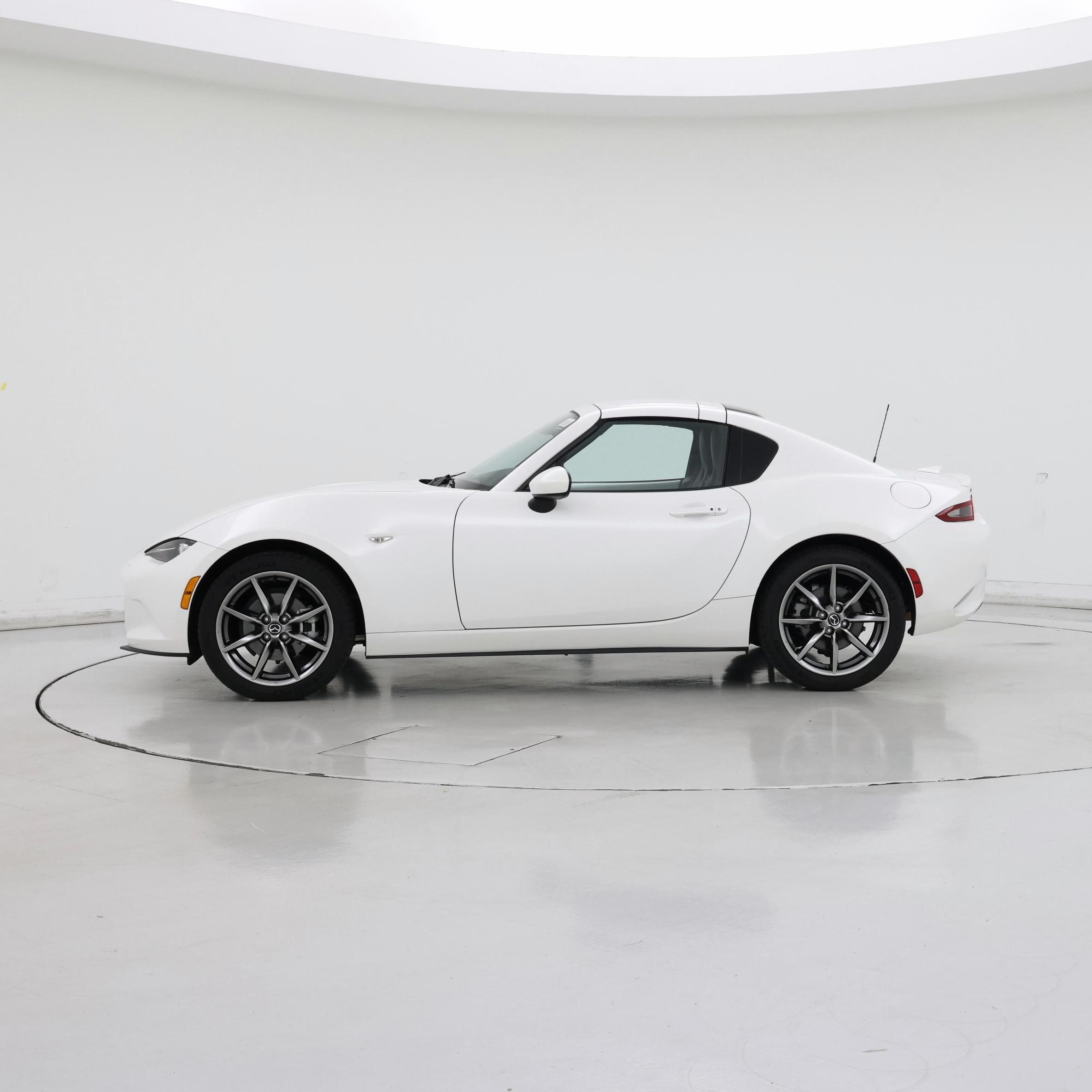Thumbnail: 2021 Mazda MX-5 Miata - 3