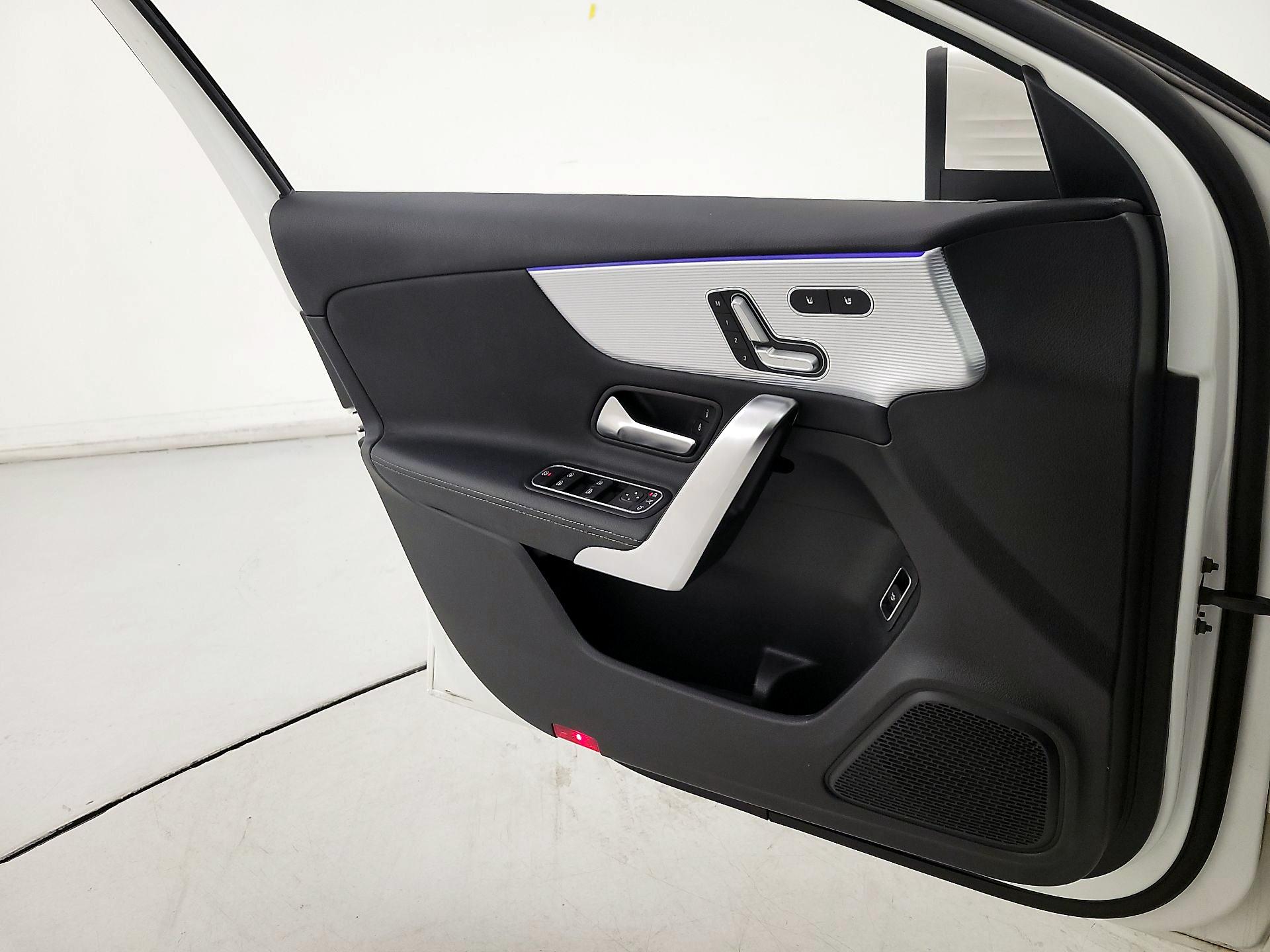 Thumbnail: 2022 Mercedes-Benz A-Class - 12