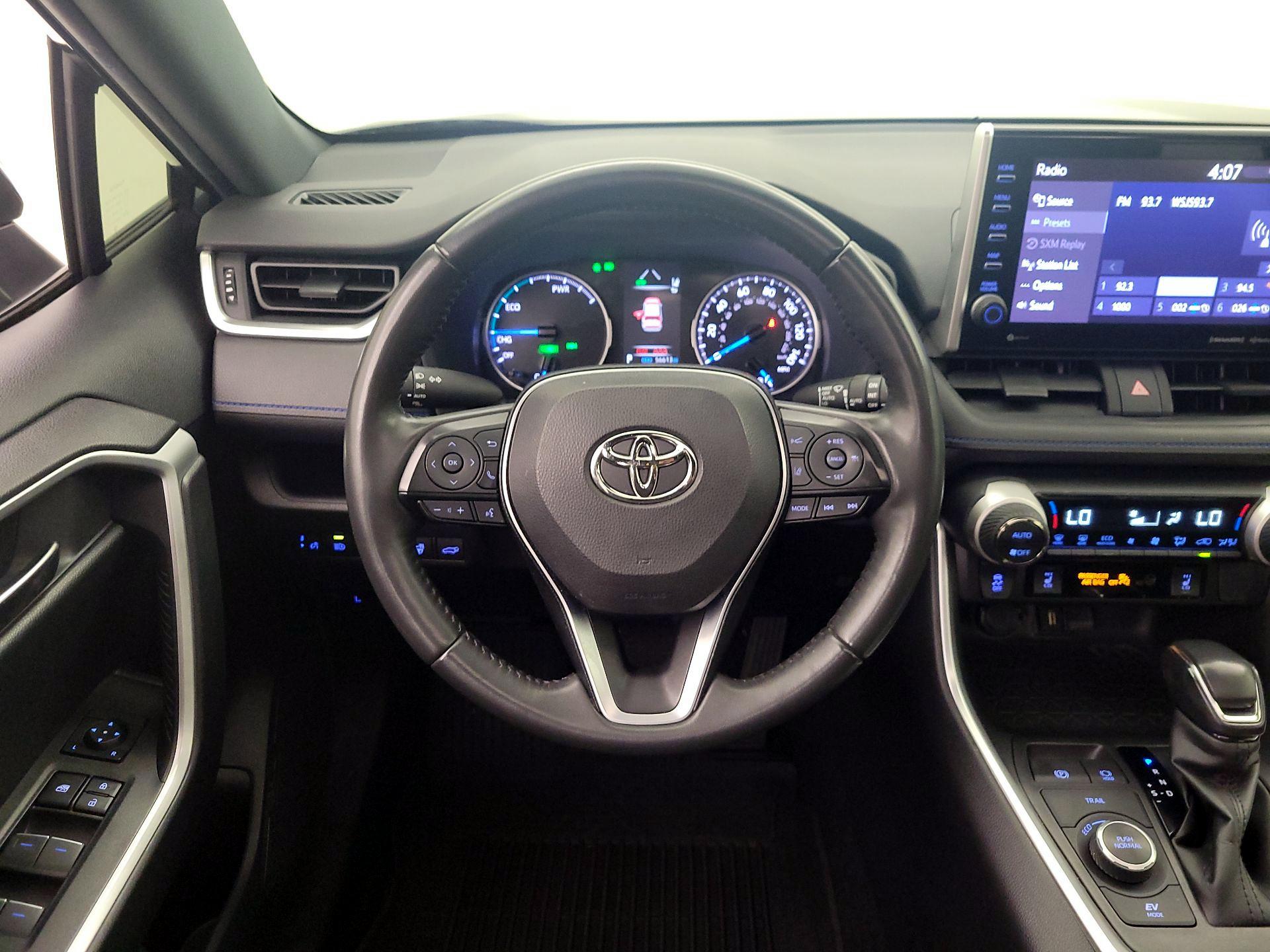 Thumbnail: 2022 Toyota RAV4 - 10