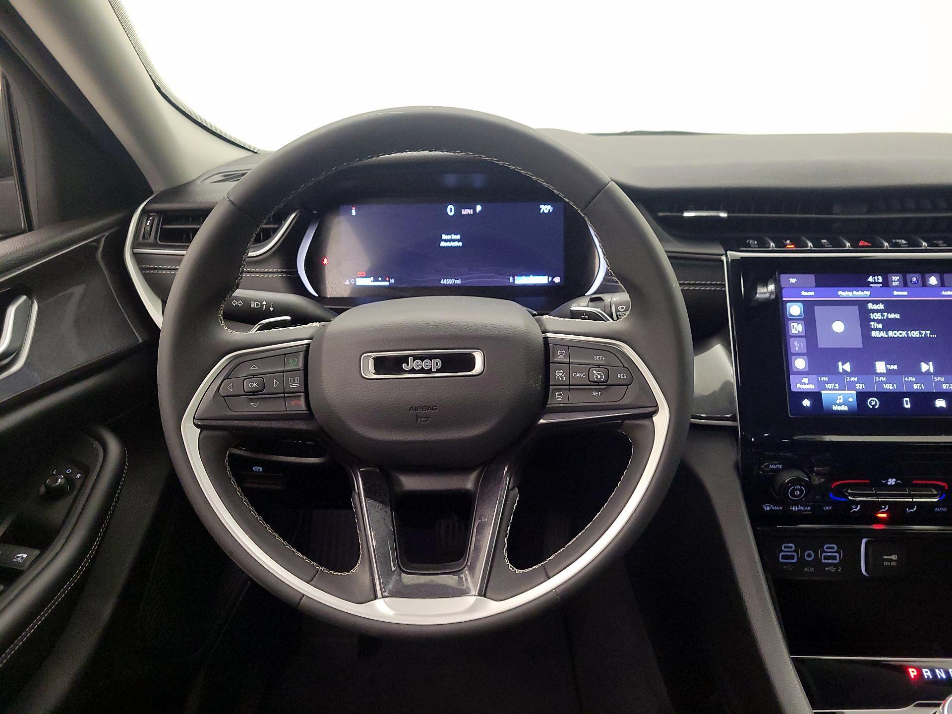 Thumbnail: 2023 Jeep Grand Cherokee - 10