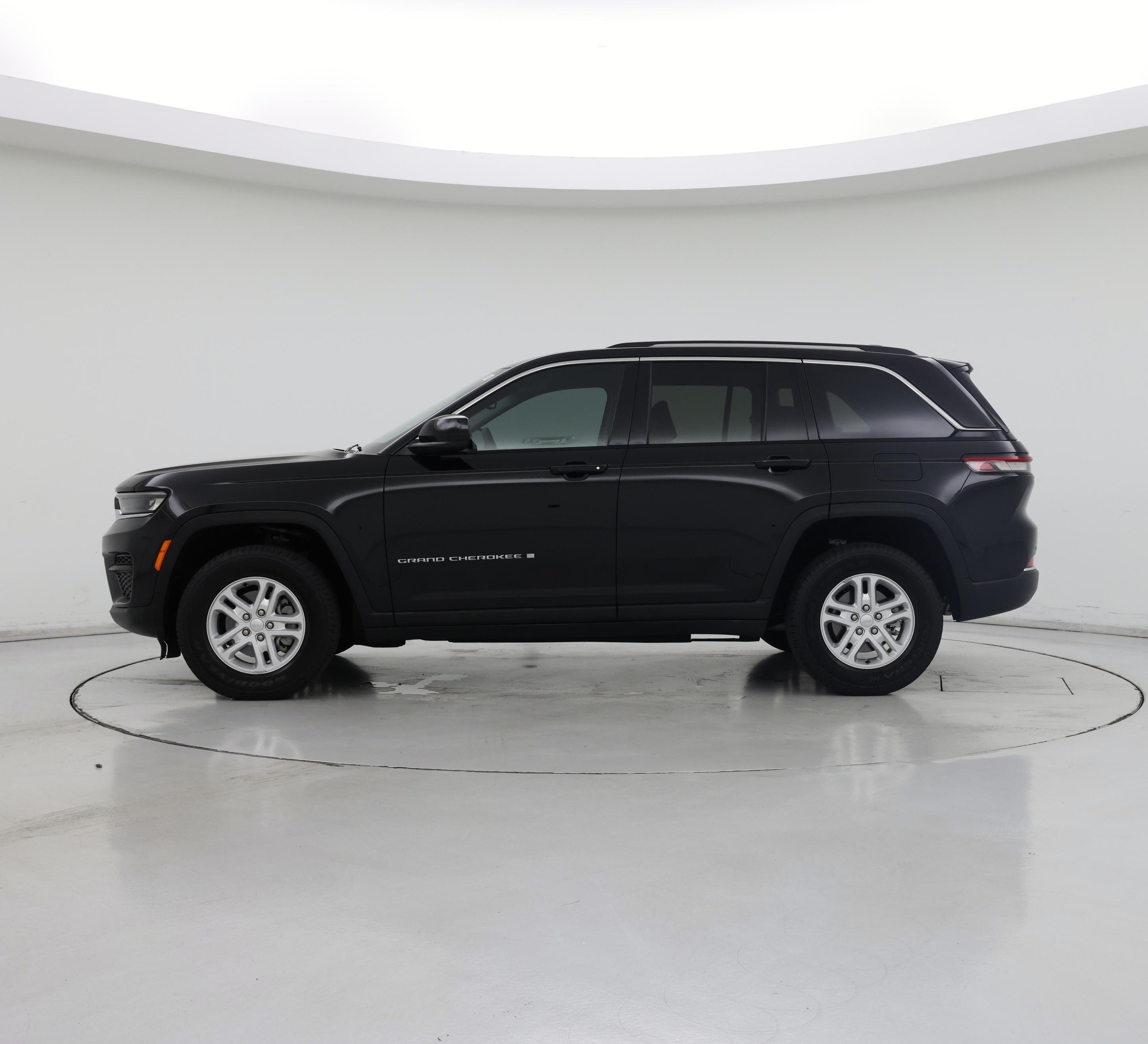 Thumbnail: 2023 Jeep Grand Cherokee - 3