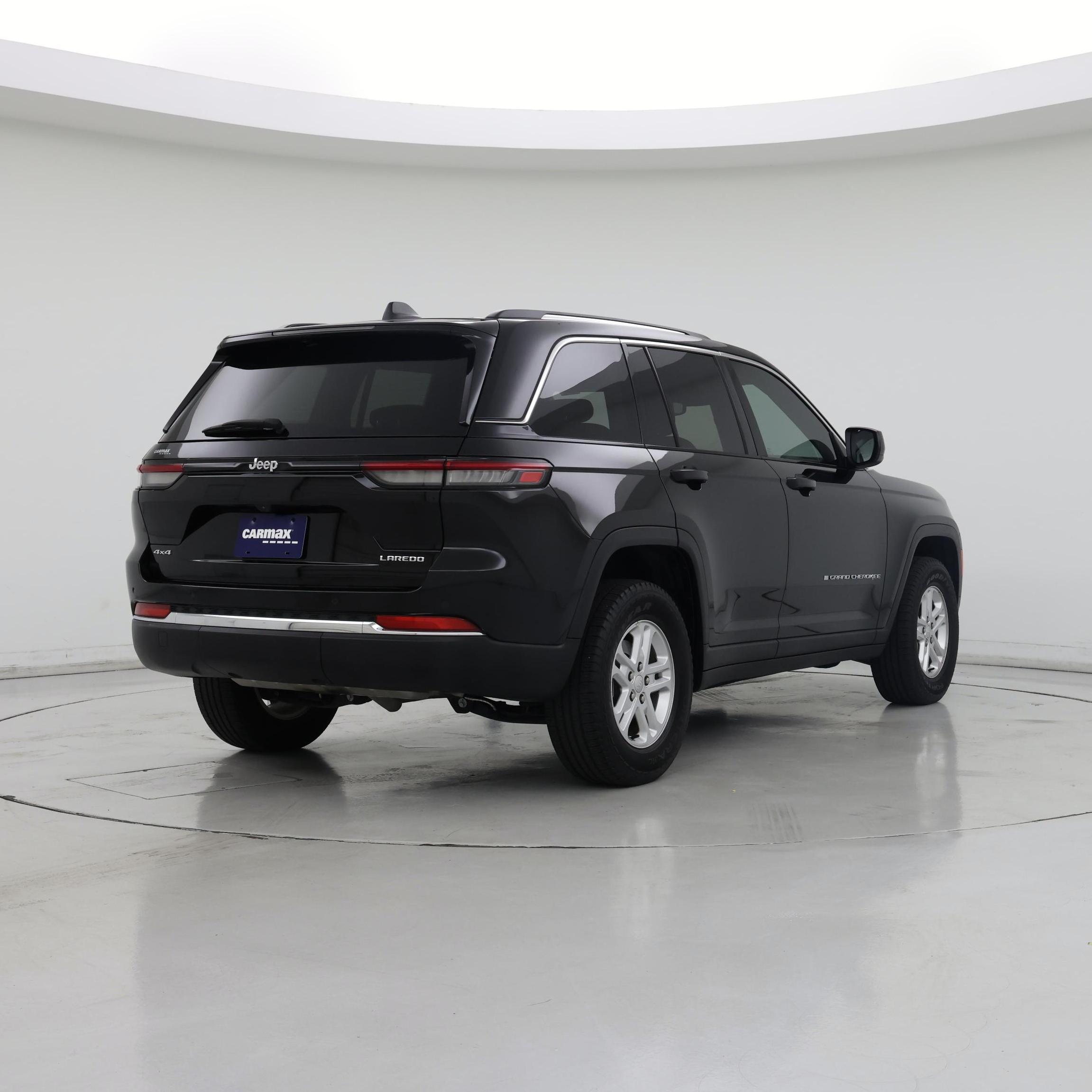 Thumbnail: 2023 Jeep Grand Cherokee - 8