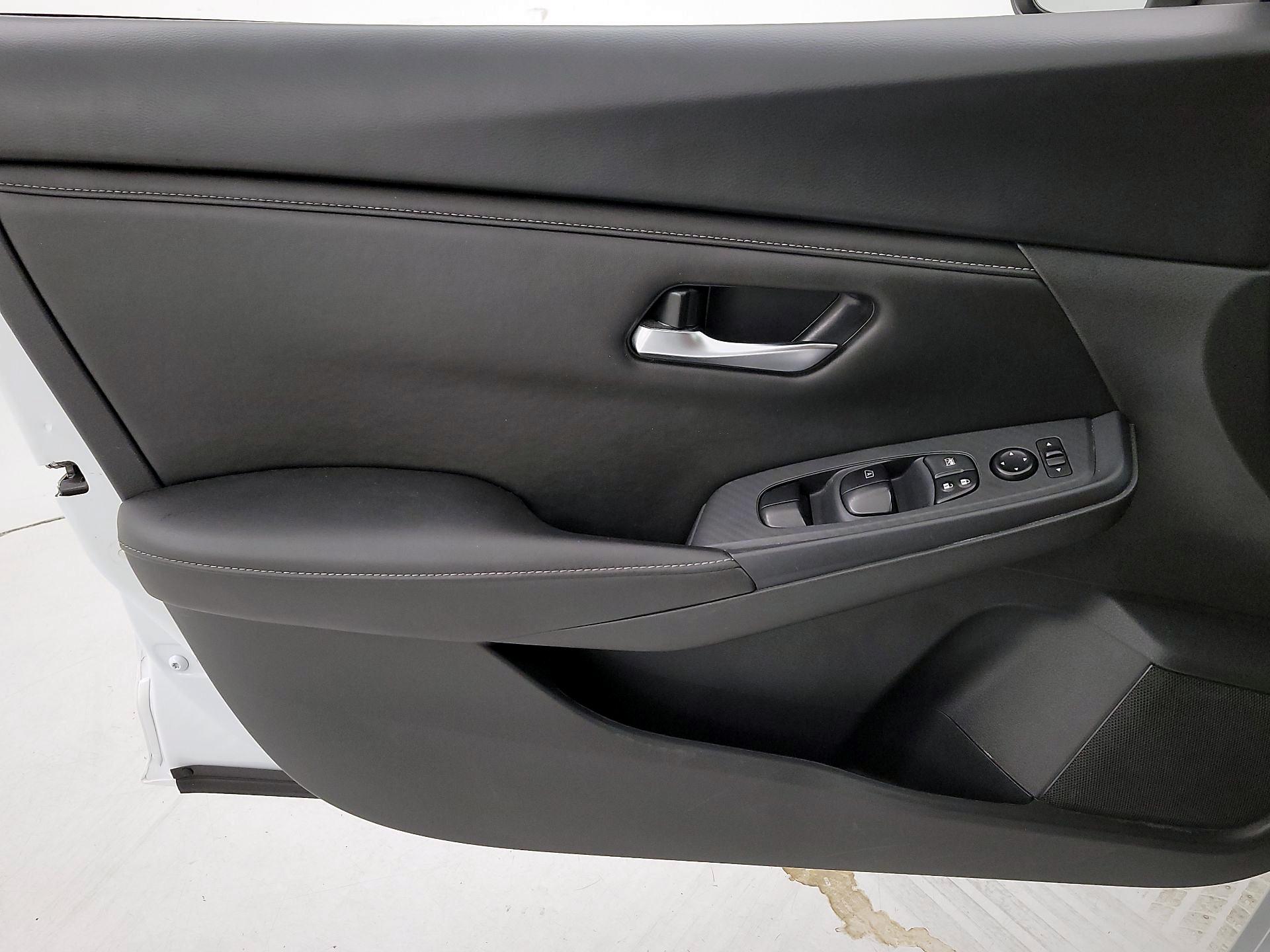 Thumbnail: 2023 Nissan Sentra - 12