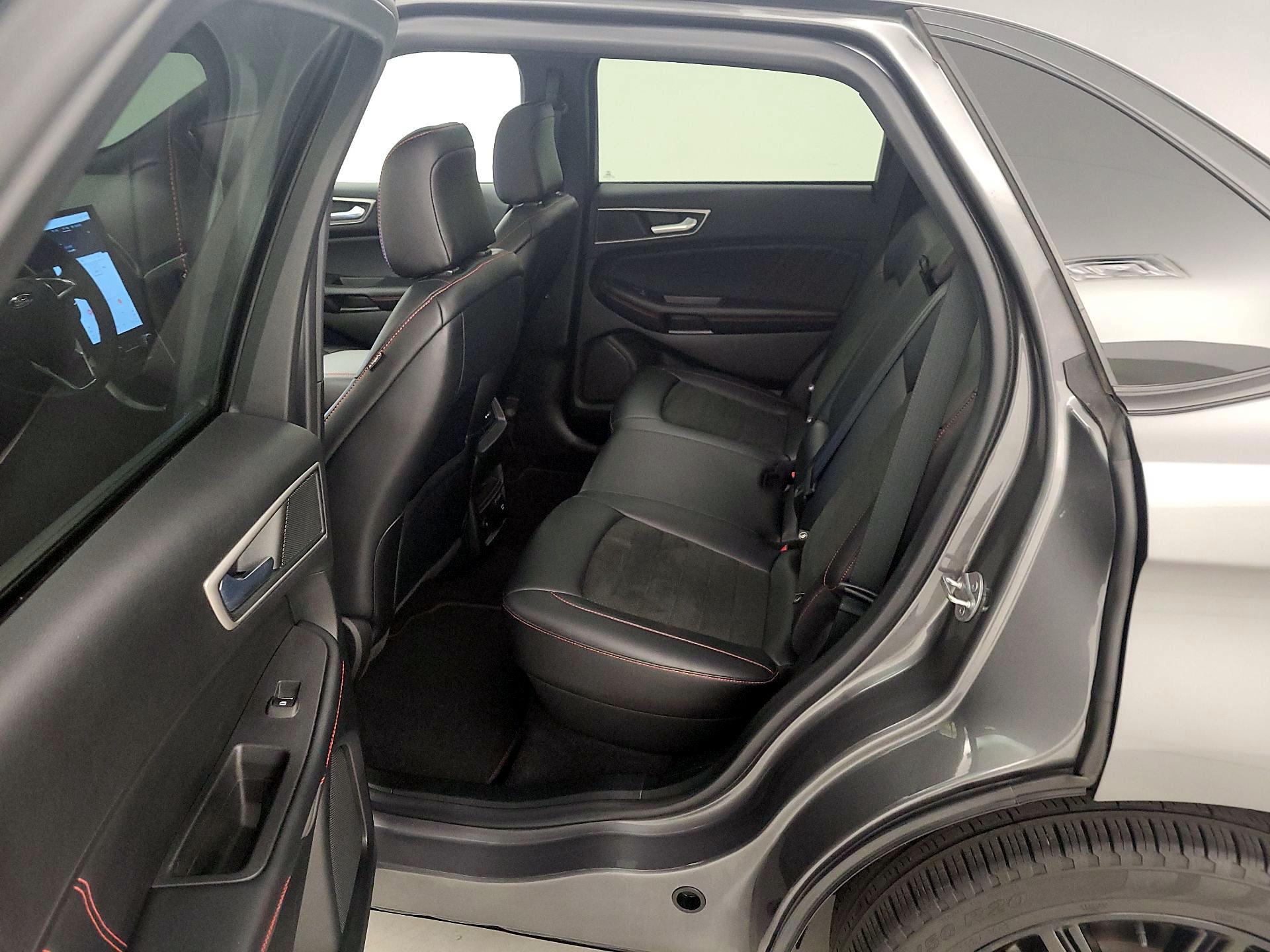 Thumbnail: 2023 Ford Edge - 18