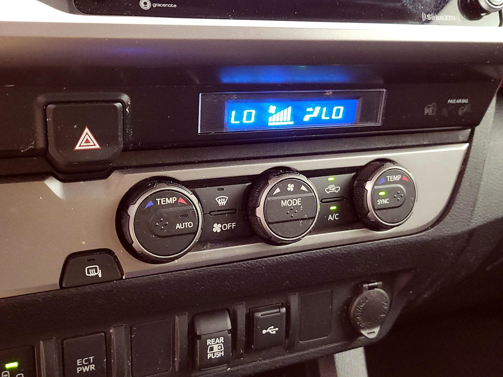 Thumbnail: 2022 Toyota Tacoma - 16