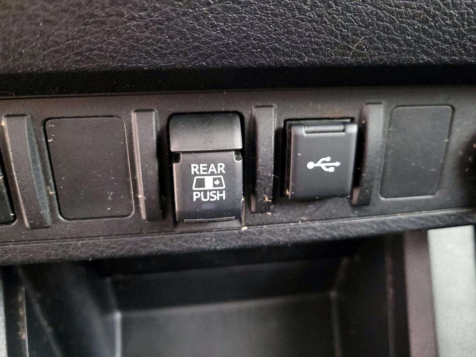 Thumbnail: 2022 Toyota Tacoma - 18