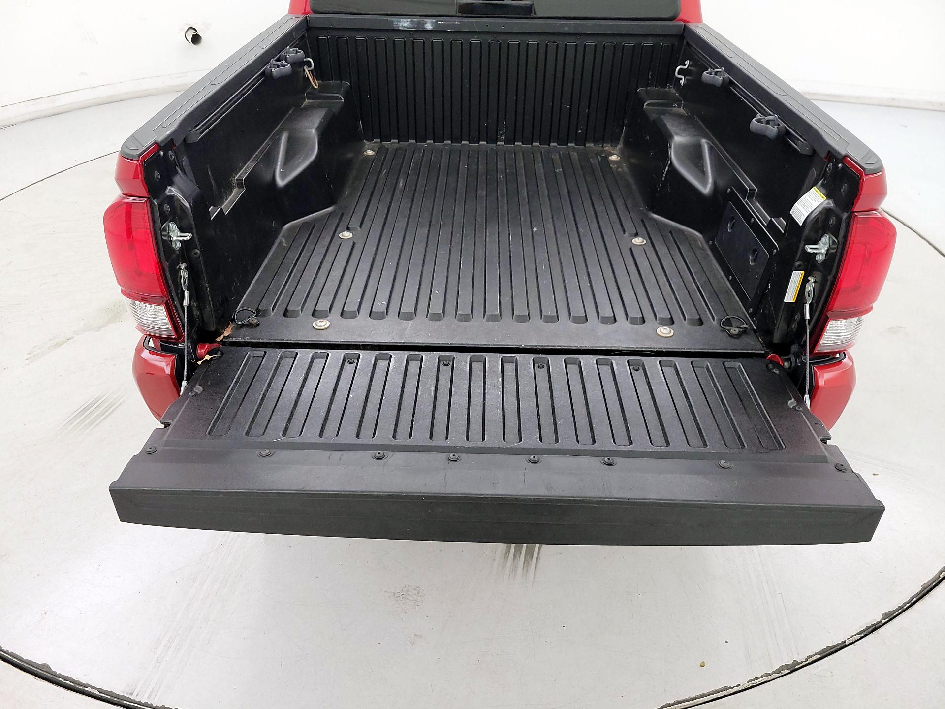 Thumbnail: 2022 Toyota Tacoma - 20