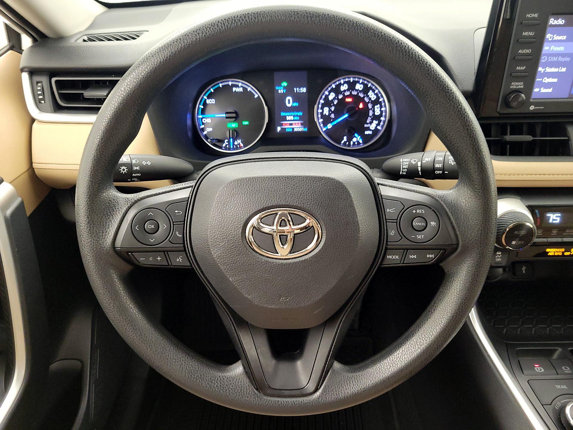 Thumbnail: 2022 Toyota RAV4 - 10