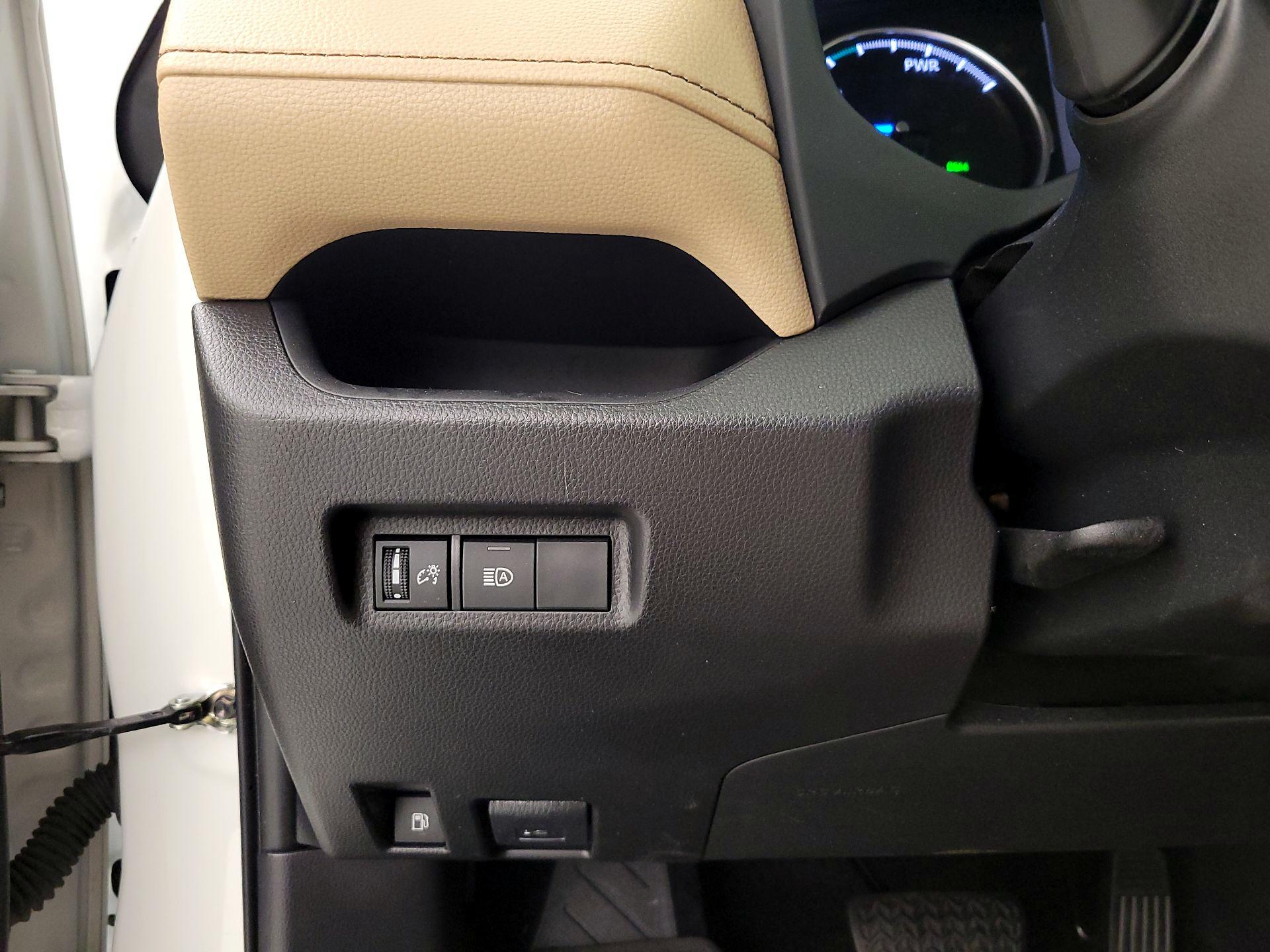 Thumbnail: 2022 Toyota RAV4 - 13