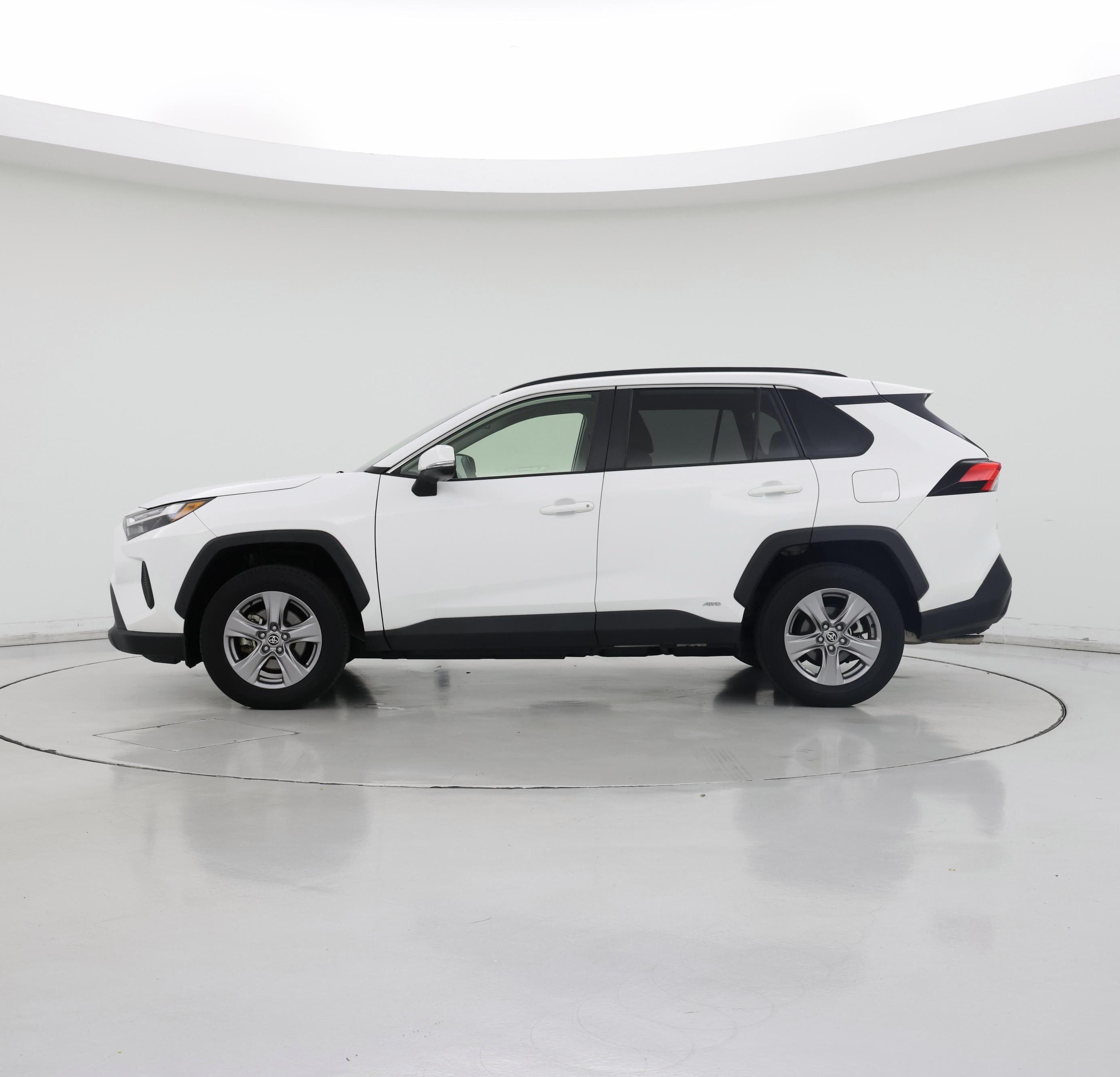 Thumbnail: 2022 Toyota RAV4 - 3