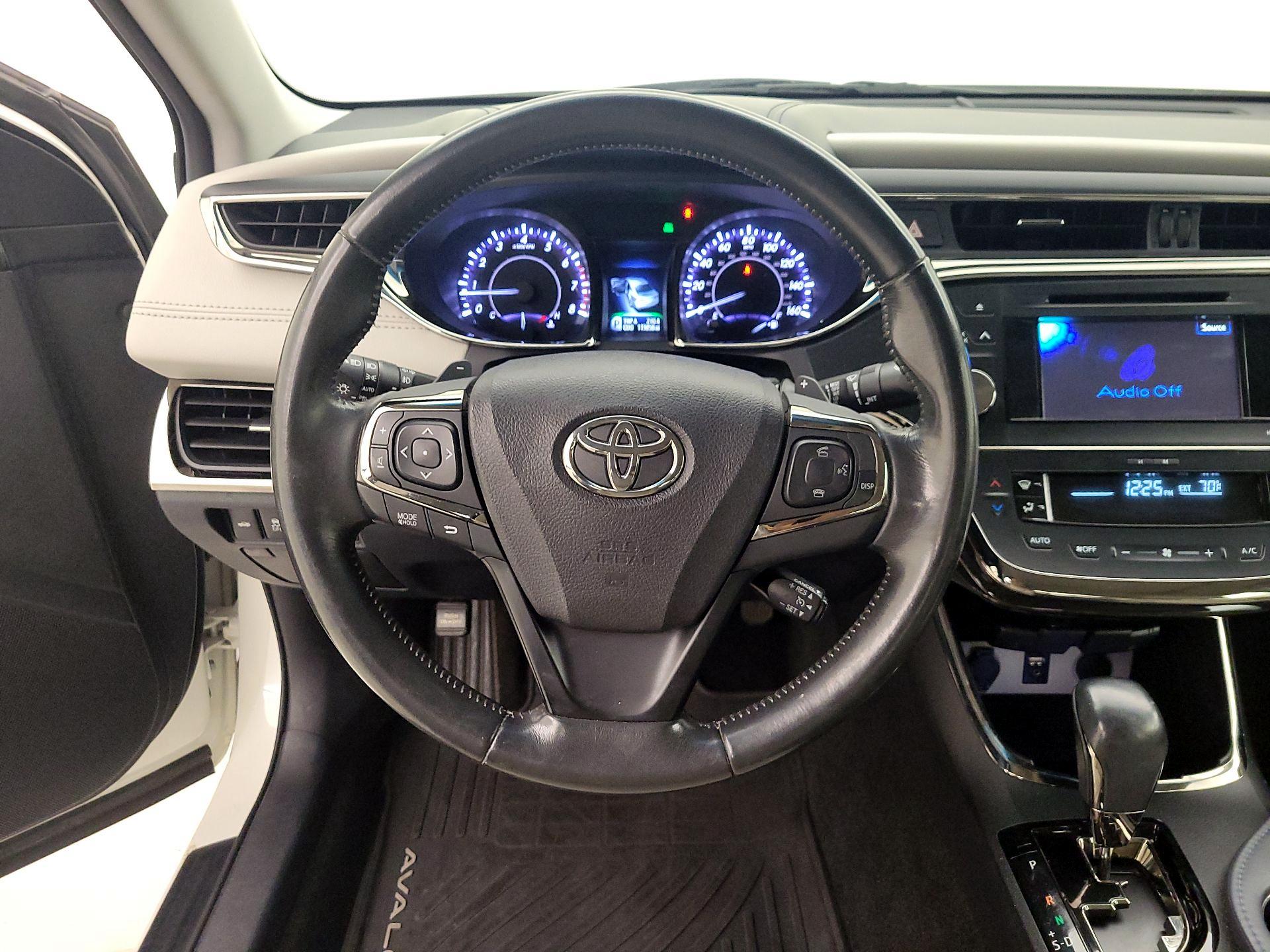 Thumbnail: 2014 Toyota Avalon - 10