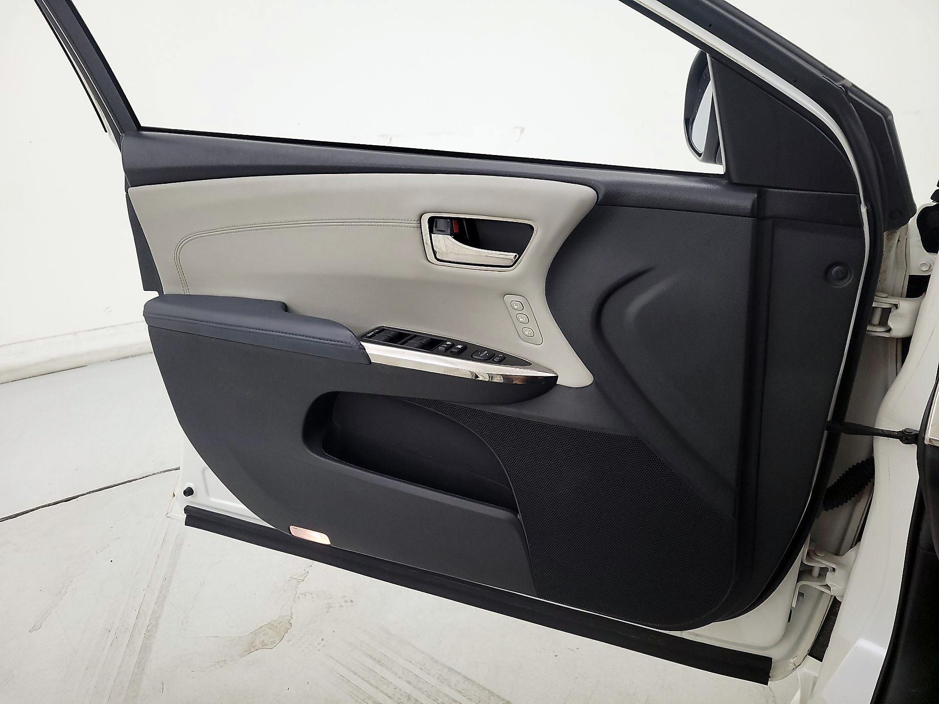 Thumbnail: 2014 Toyota Avalon - 12