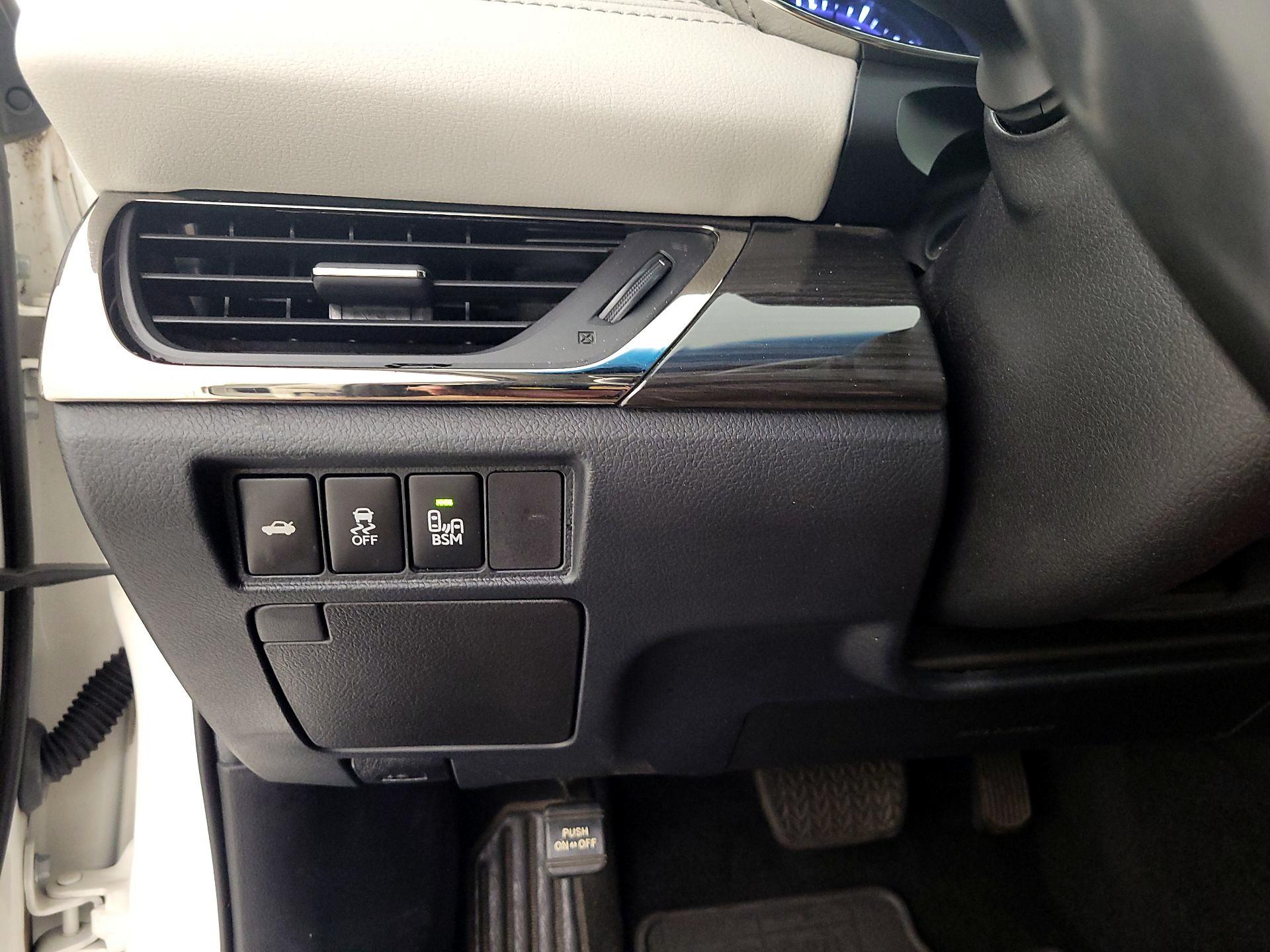 Thumbnail: 2014 Toyota Avalon - 13