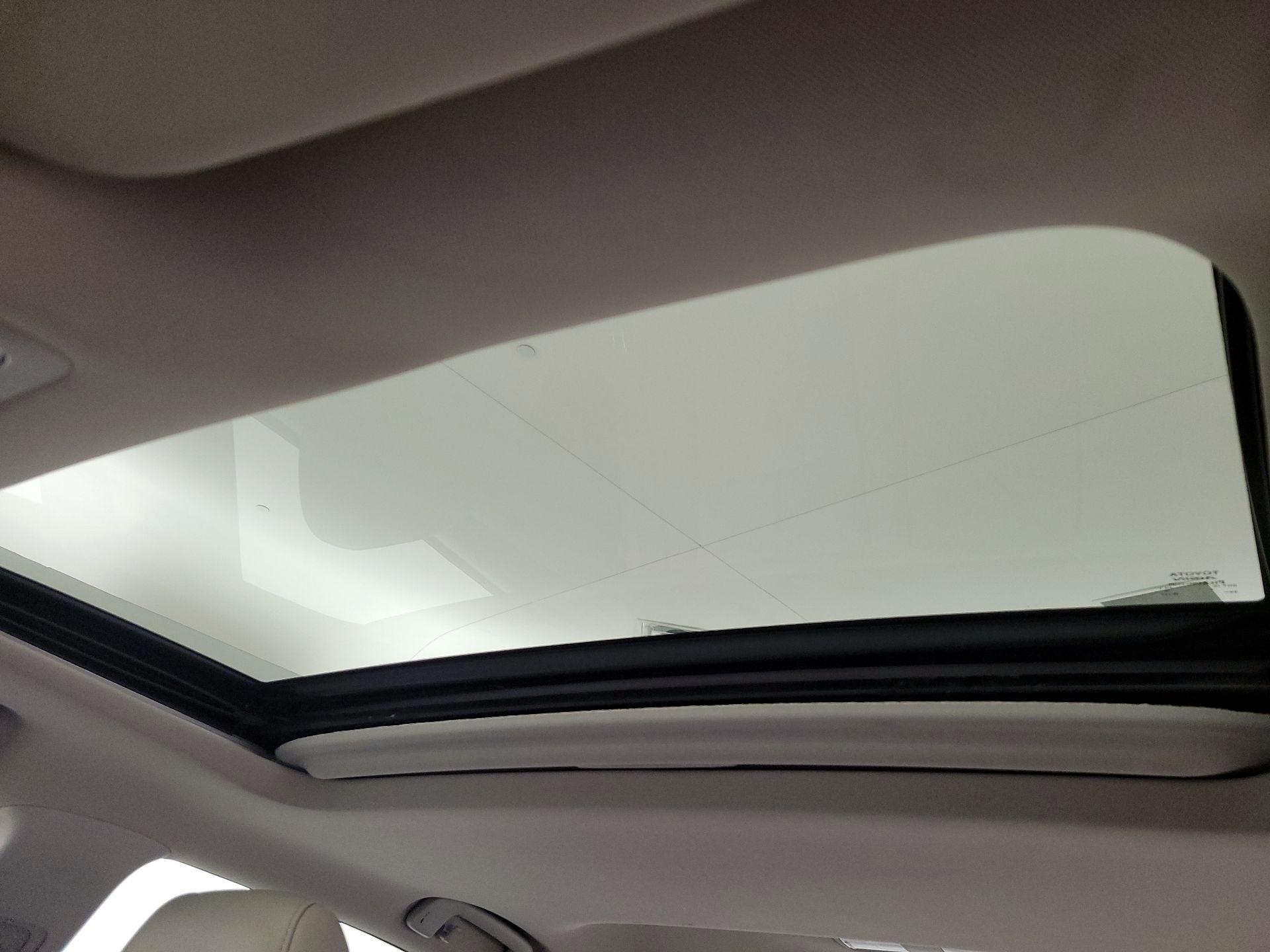 Thumbnail: 2014 Toyota Avalon - 19