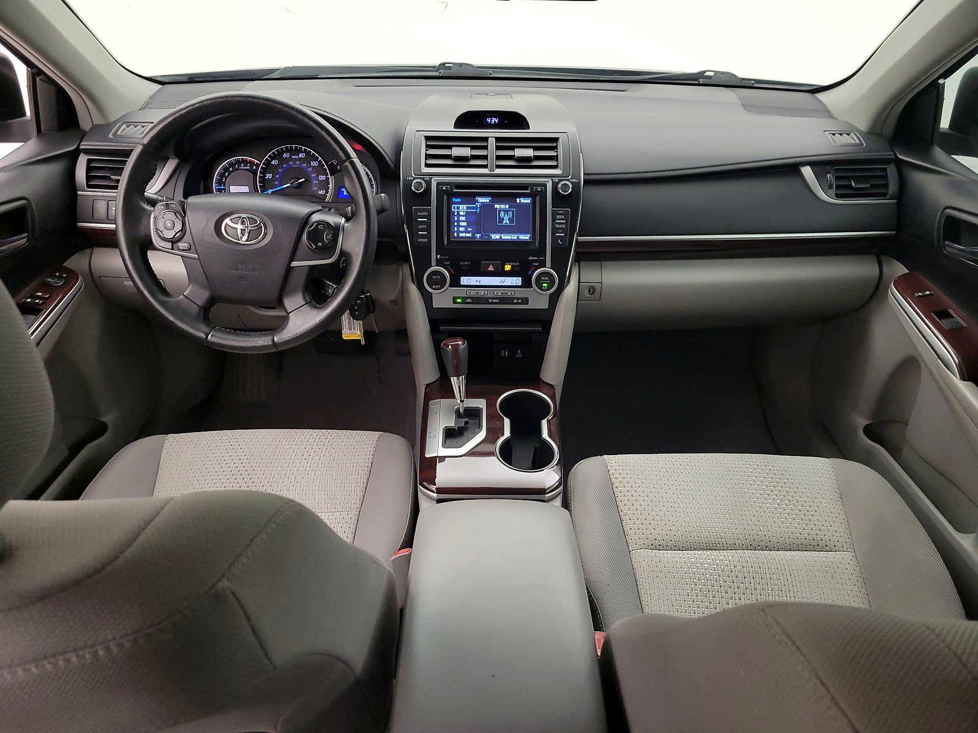 Thumbnail: 2014 Toyota Camry - 9