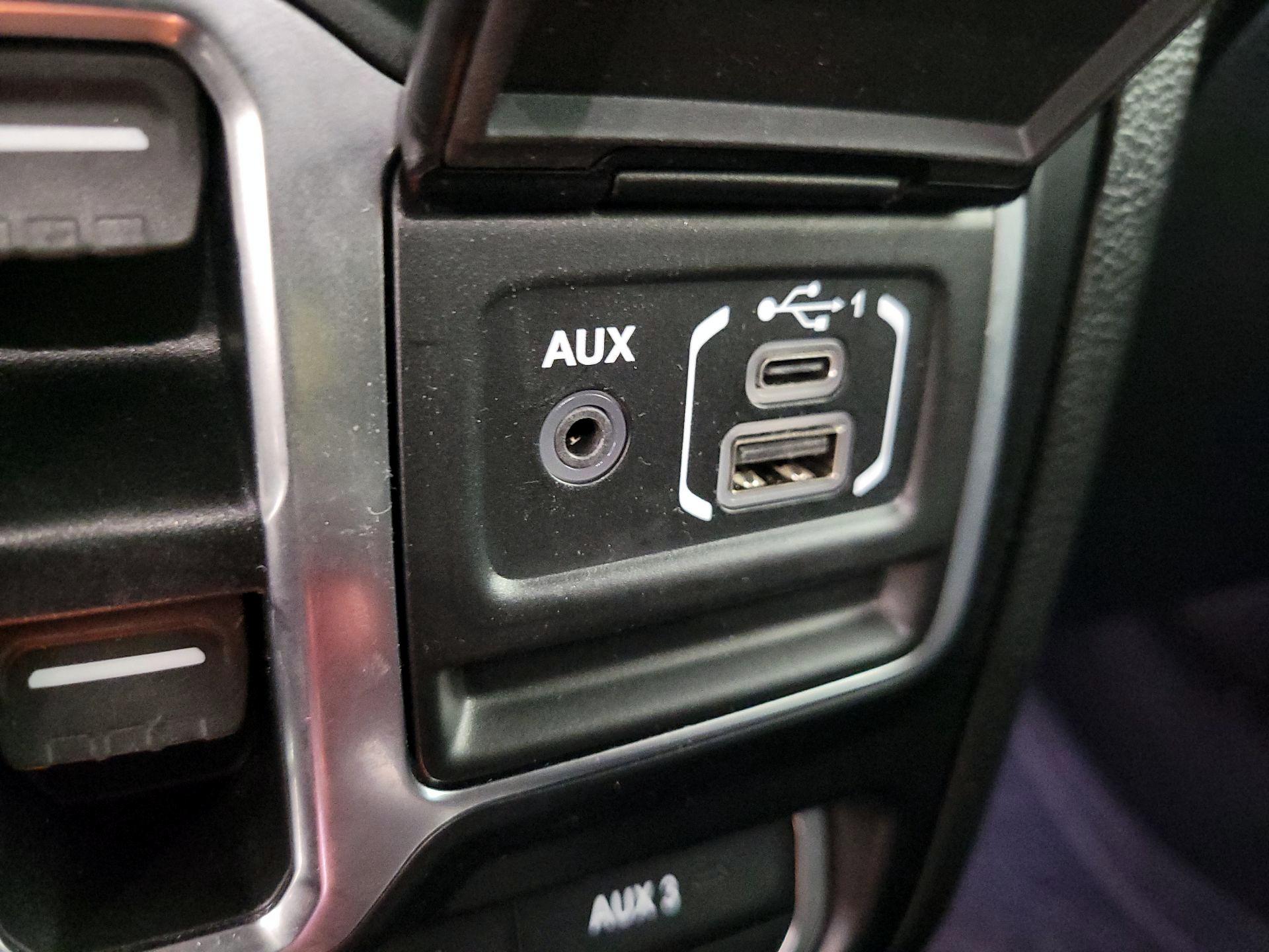 Thumbnail: 2020 Jeep Wrangler - 19