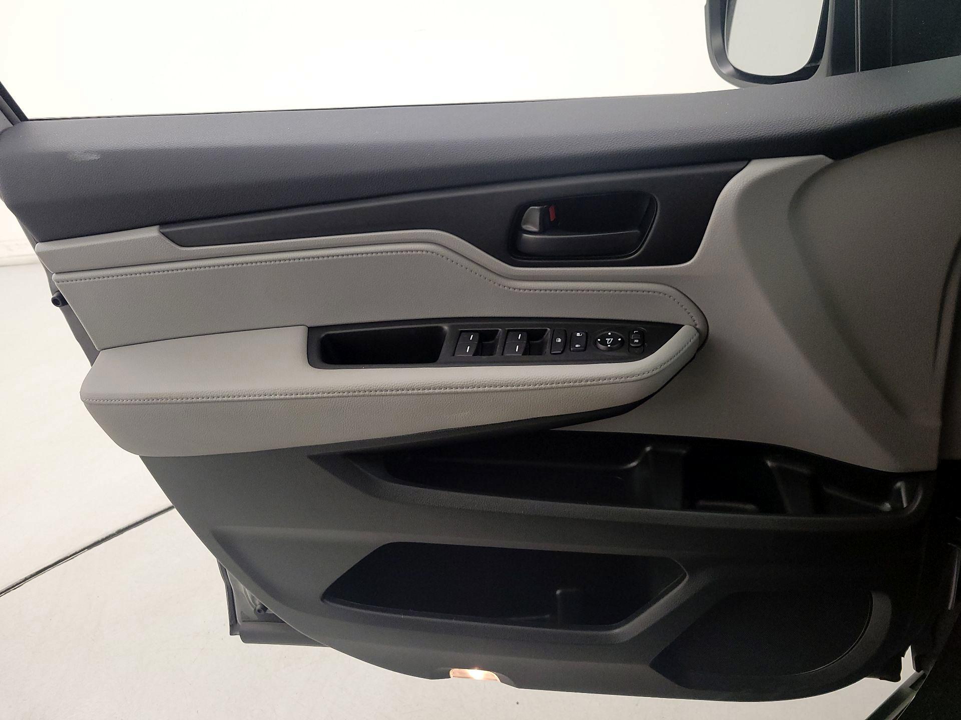 Thumbnail: 2020 Honda Odyssey - 12
