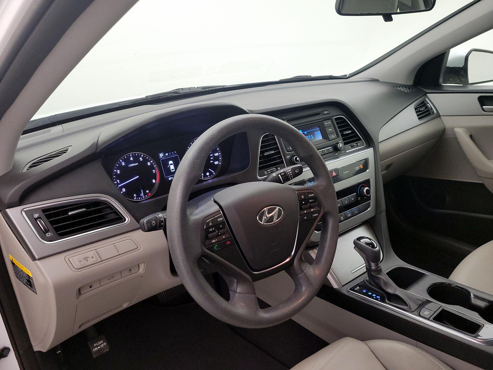 Thumbnail: 2015 Hyundai Sonata - 9
