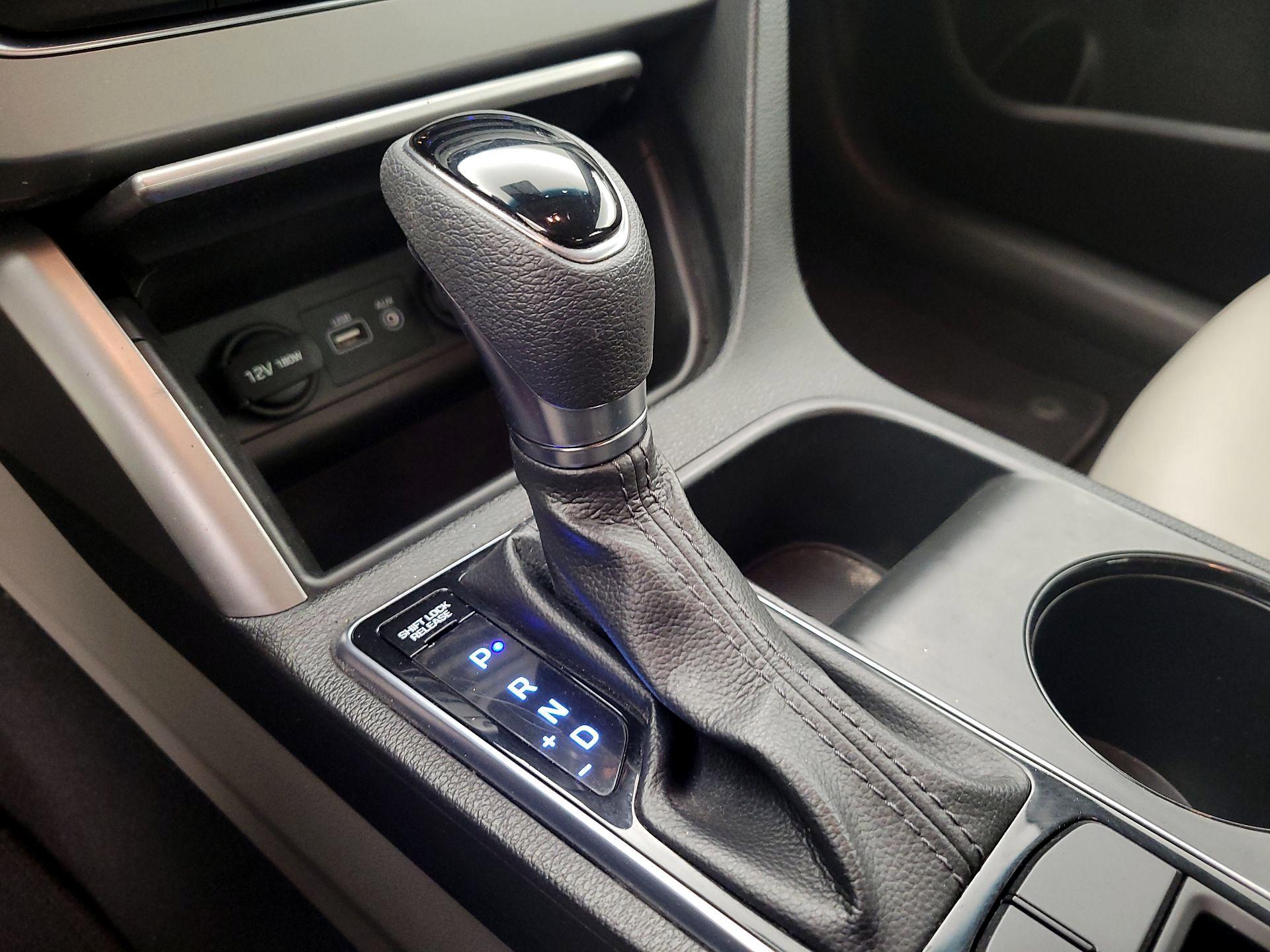Thumbnail: 2015 Hyundai Sonata - 16