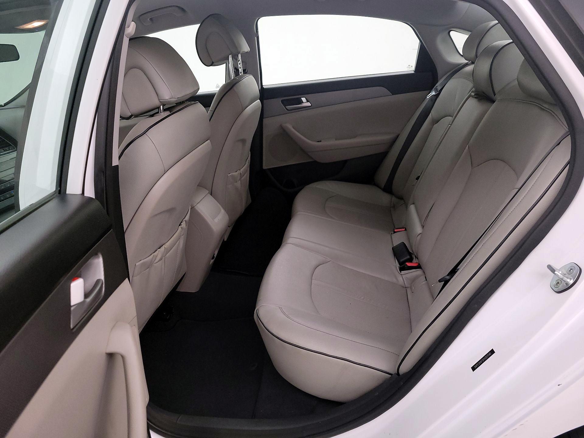 Thumbnail: 2015 Hyundai Sonata - 18