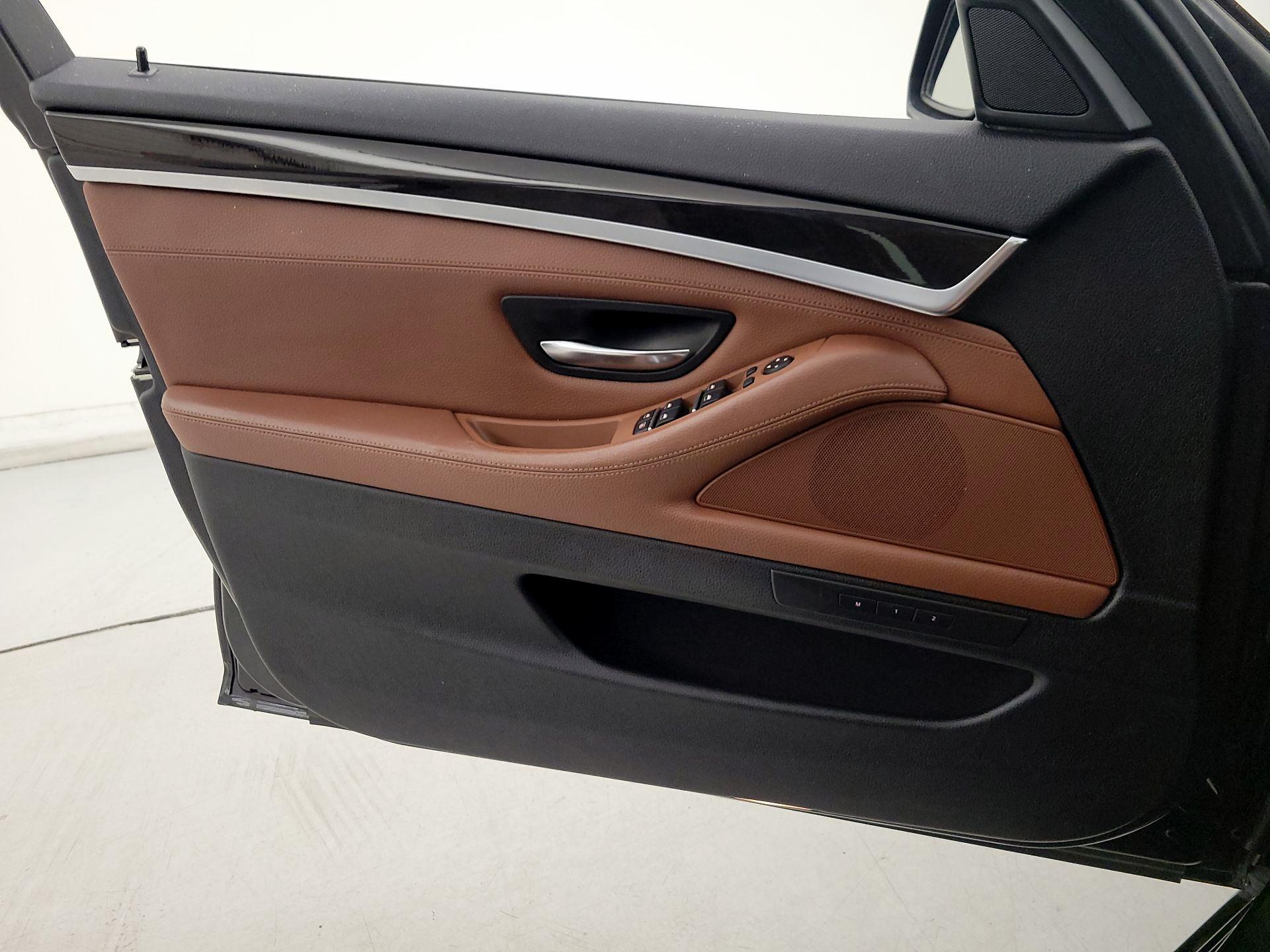Thumbnail: 2014 BMW 5 Series - 10