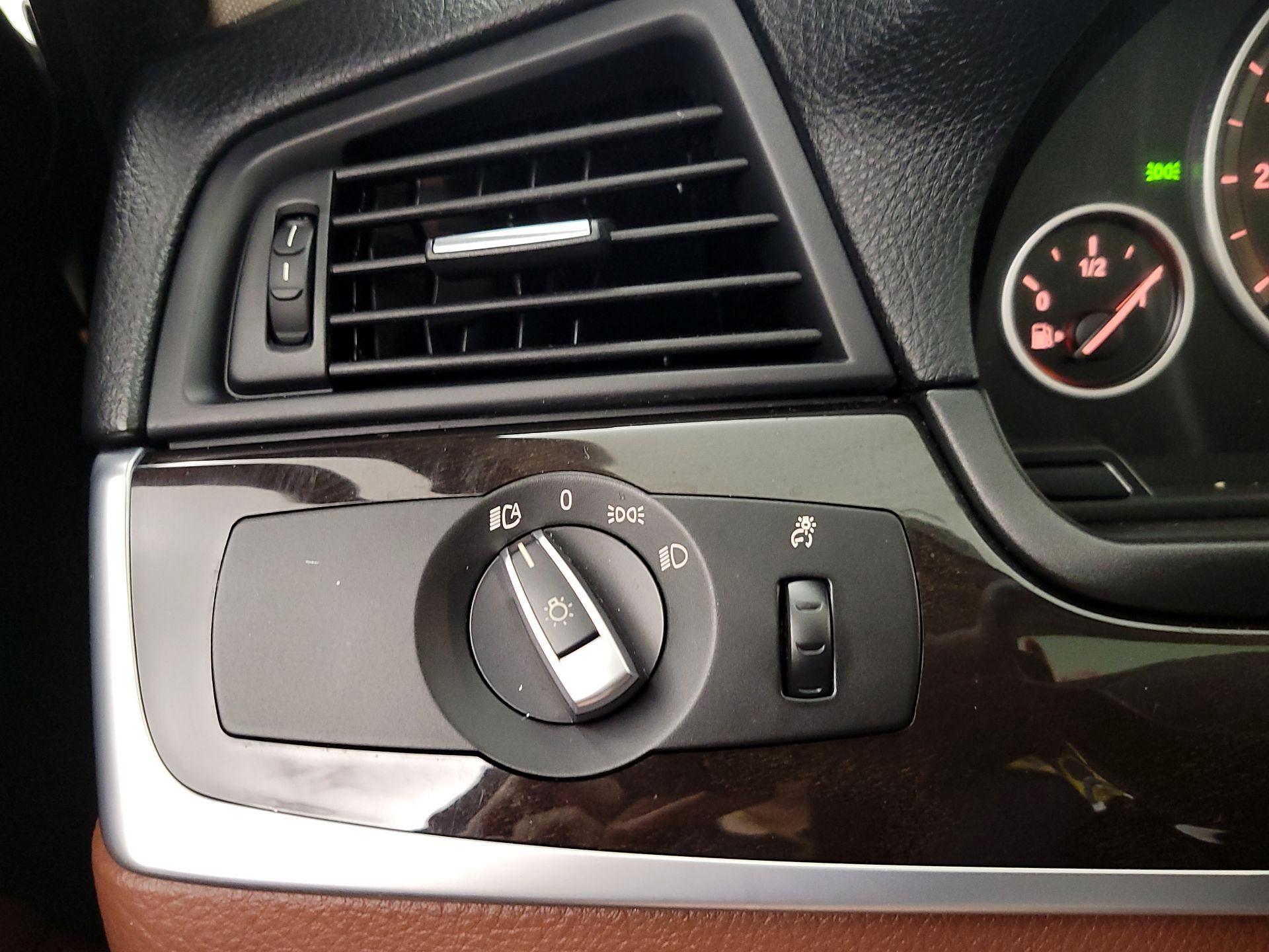 Thumbnail: 2014 BMW 5 Series - 11