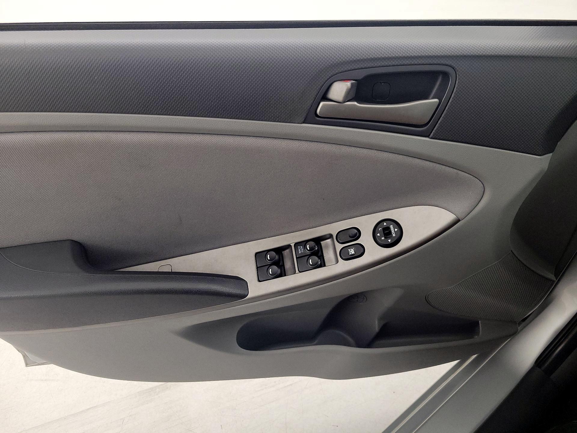 Thumbnail: 2017 Hyundai Accent - 12