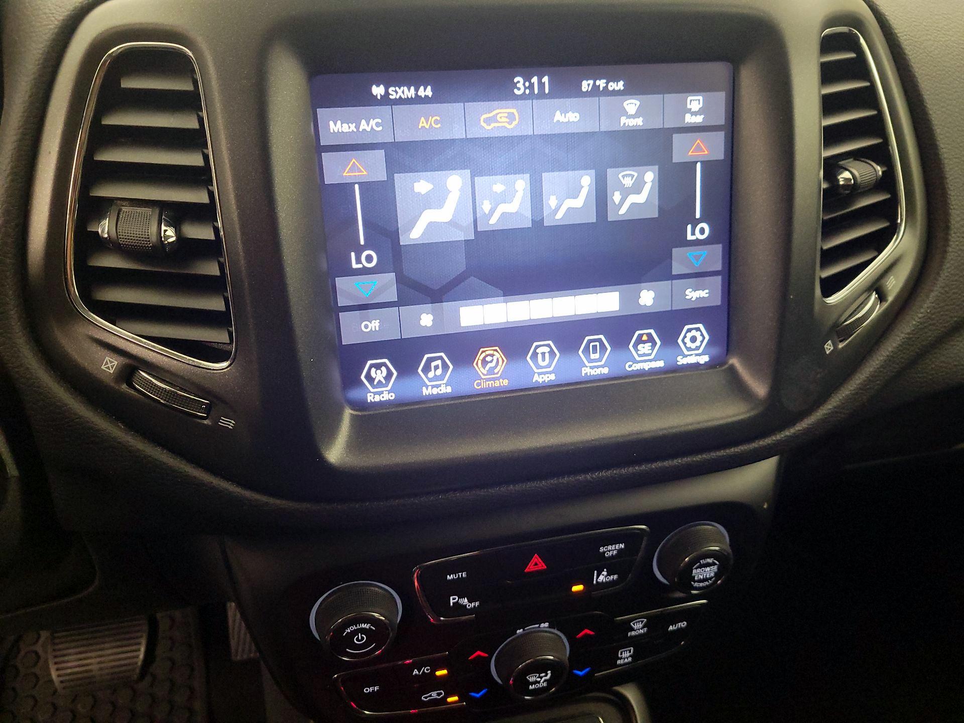 Thumbnail: 2021 Jeep Compass - 16