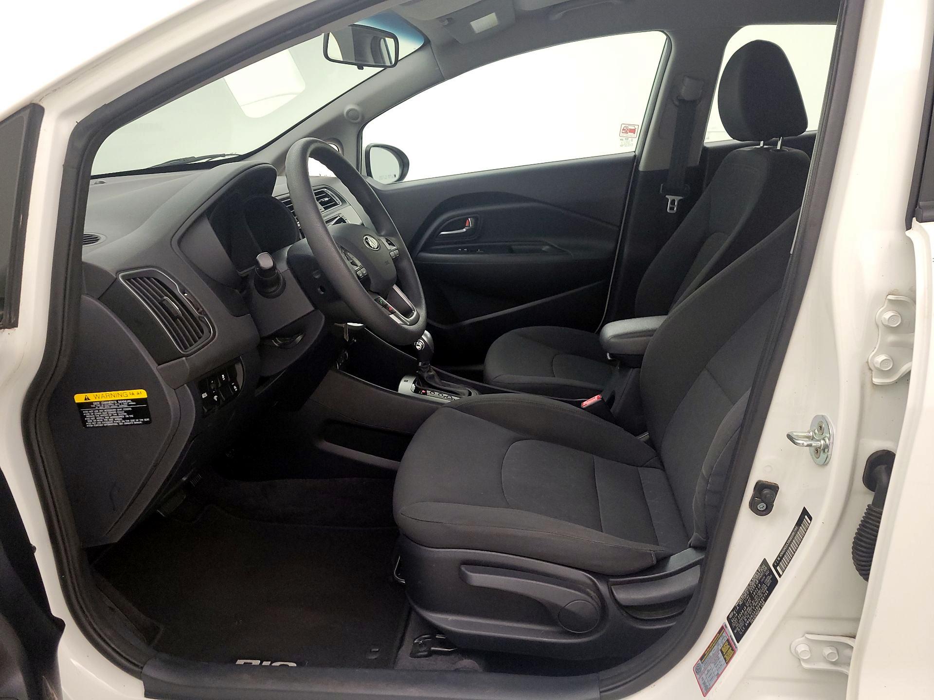 Thumbnail: 2016 Kia Rio5 - 11