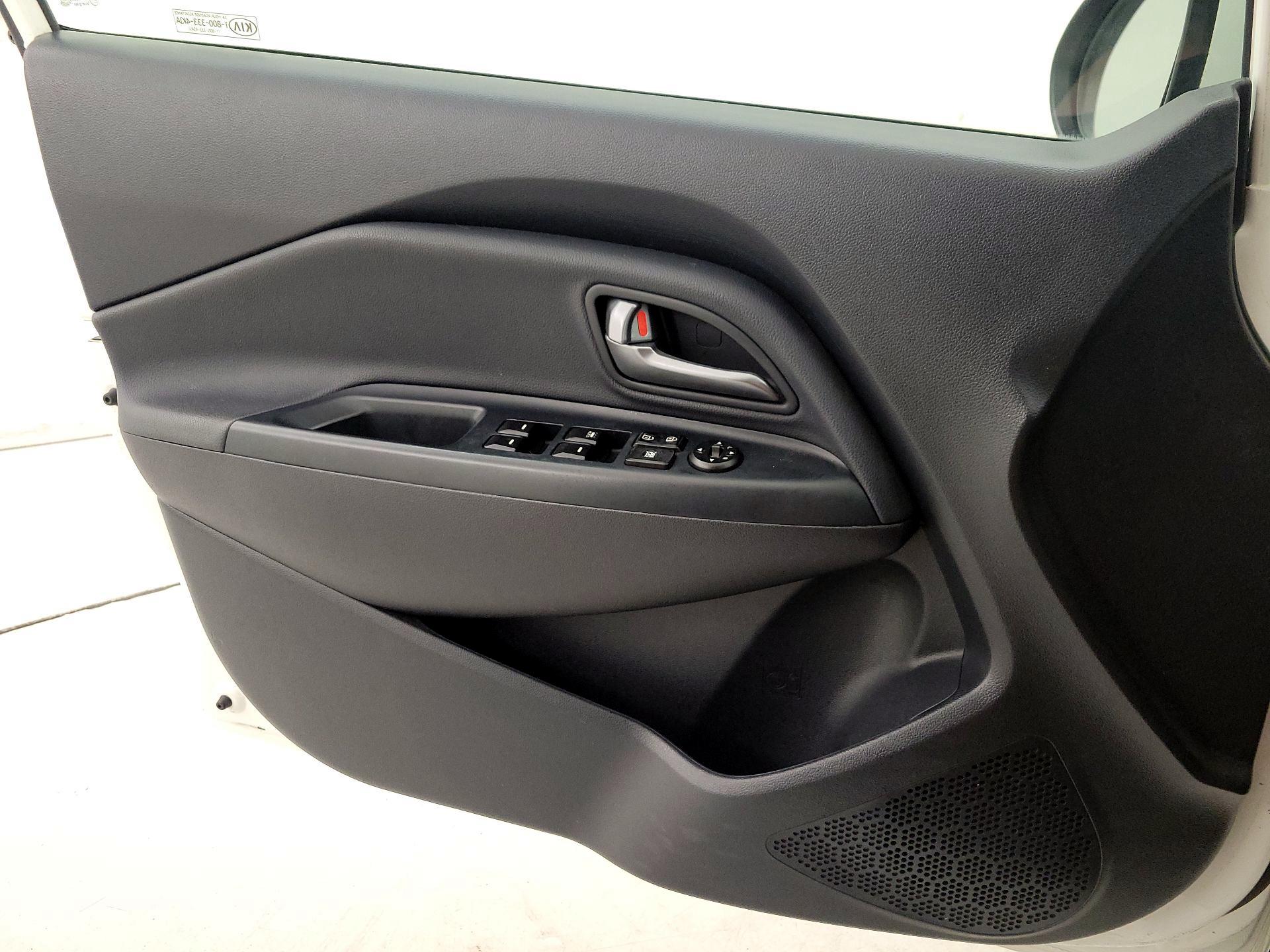 Thumbnail: 2016 Kia Rio5 - 12