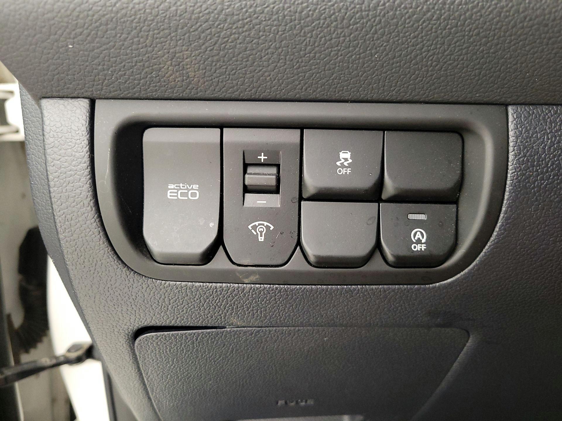 Thumbnail: 2016 Kia Rio5 - 13