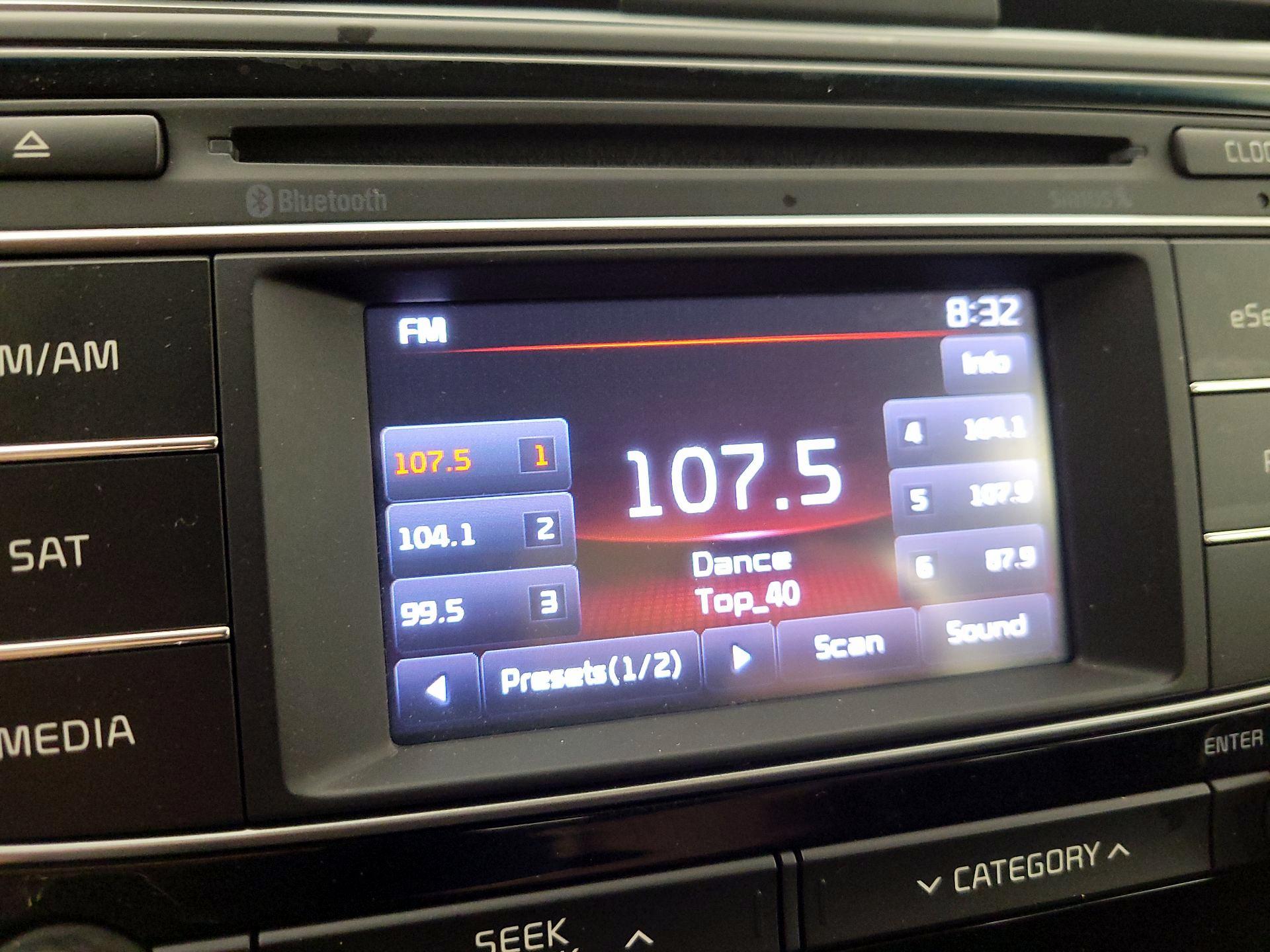 Thumbnail: 2016 Kia Rio5 - 15