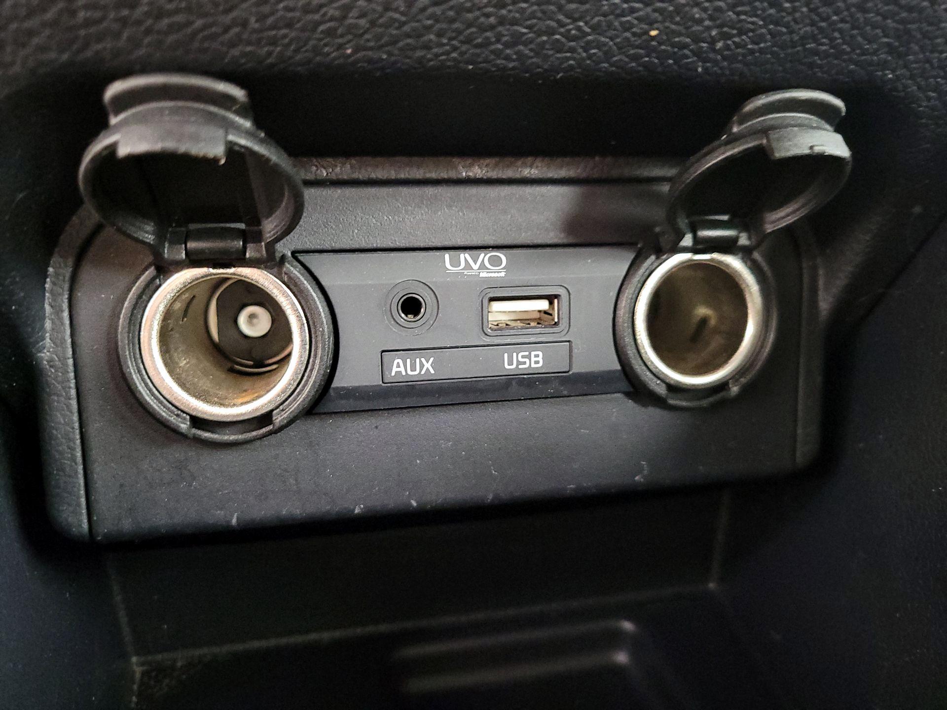 Thumbnail: 2016 Kia Rio5 - 18