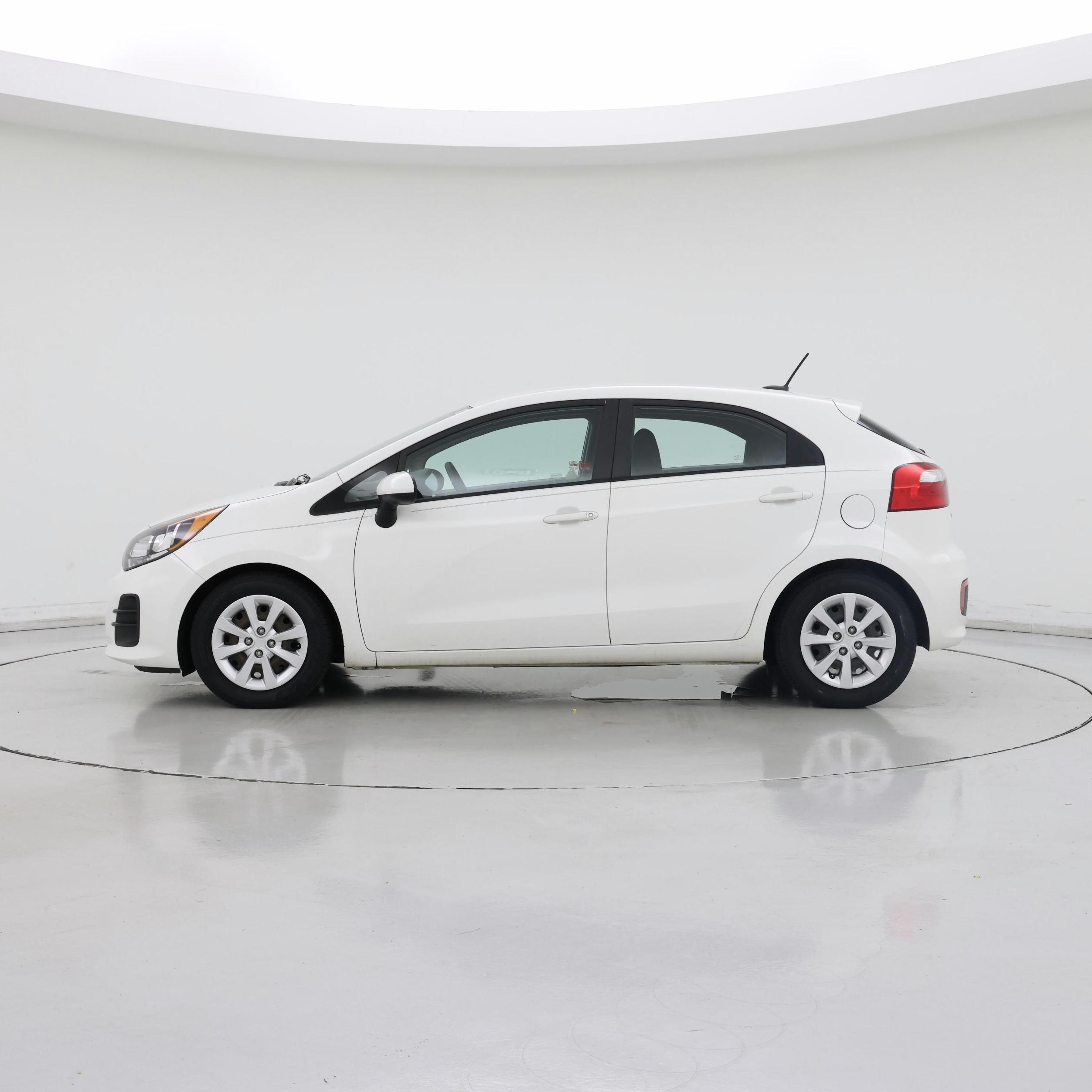Thumbnail: 2016 Kia Rio5 - 3