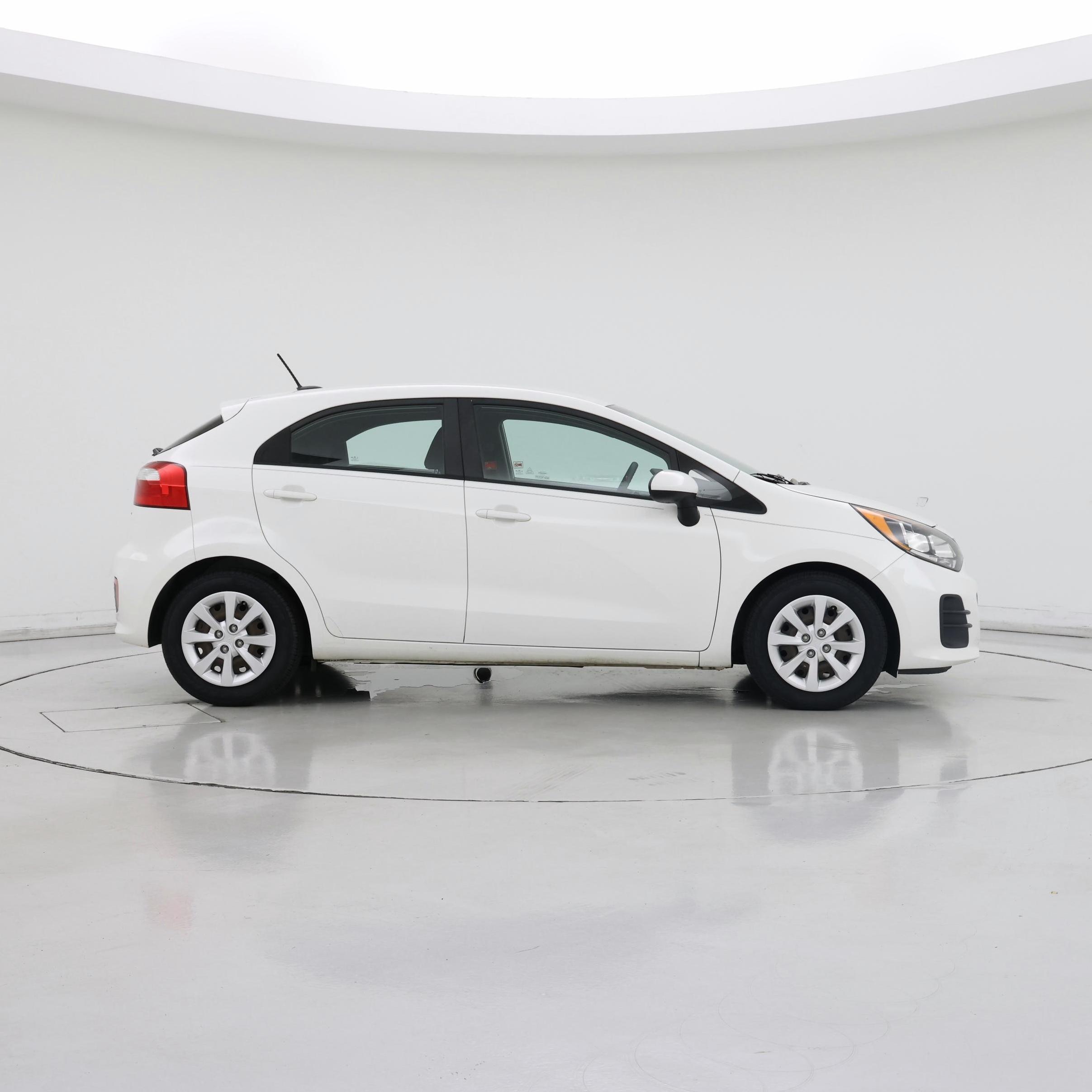Thumbnail: 2016 Kia Rio5 - 7