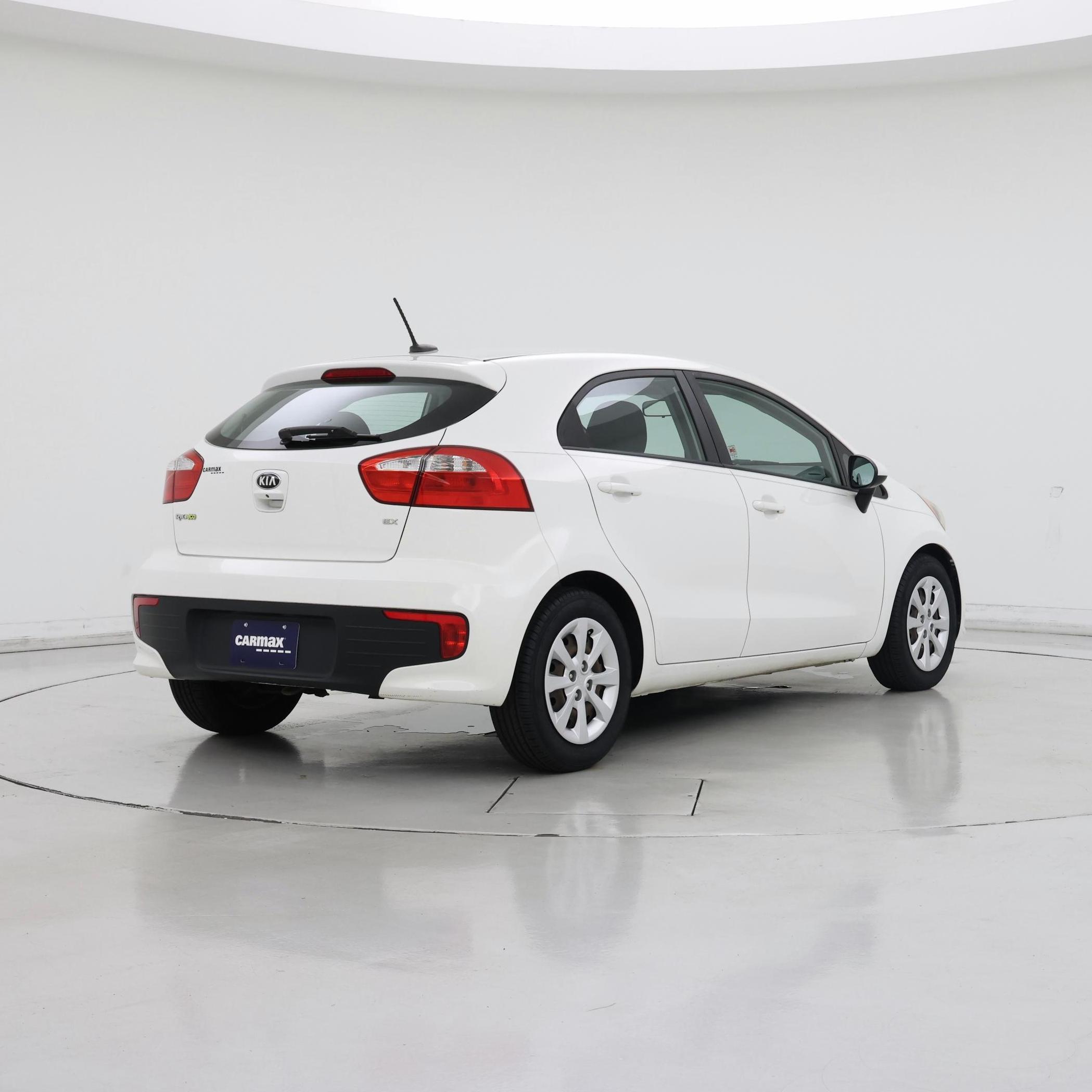 Thumbnail: 2016 Kia Rio5 - 8