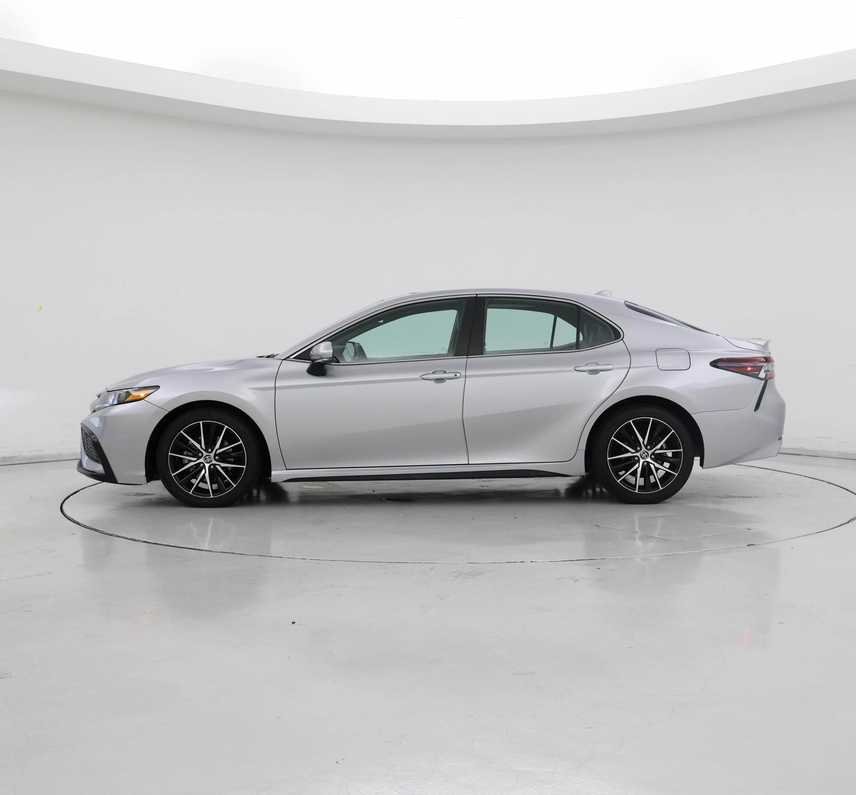 Thumbnail: 2021 Toyota Camry - 3