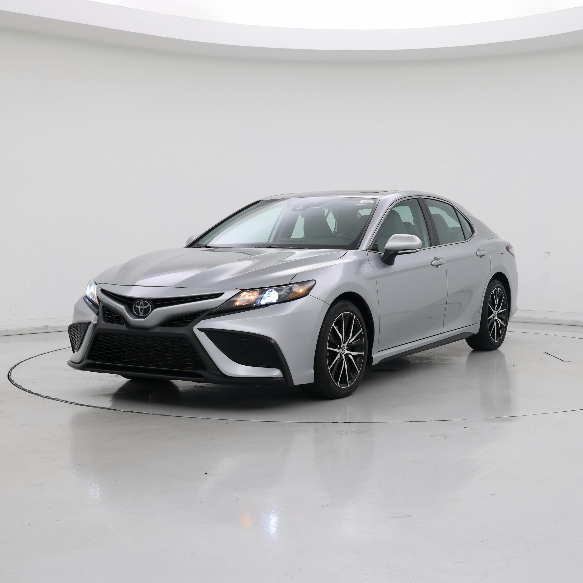 Thumbnail: 2021 Toyota Camry - 4