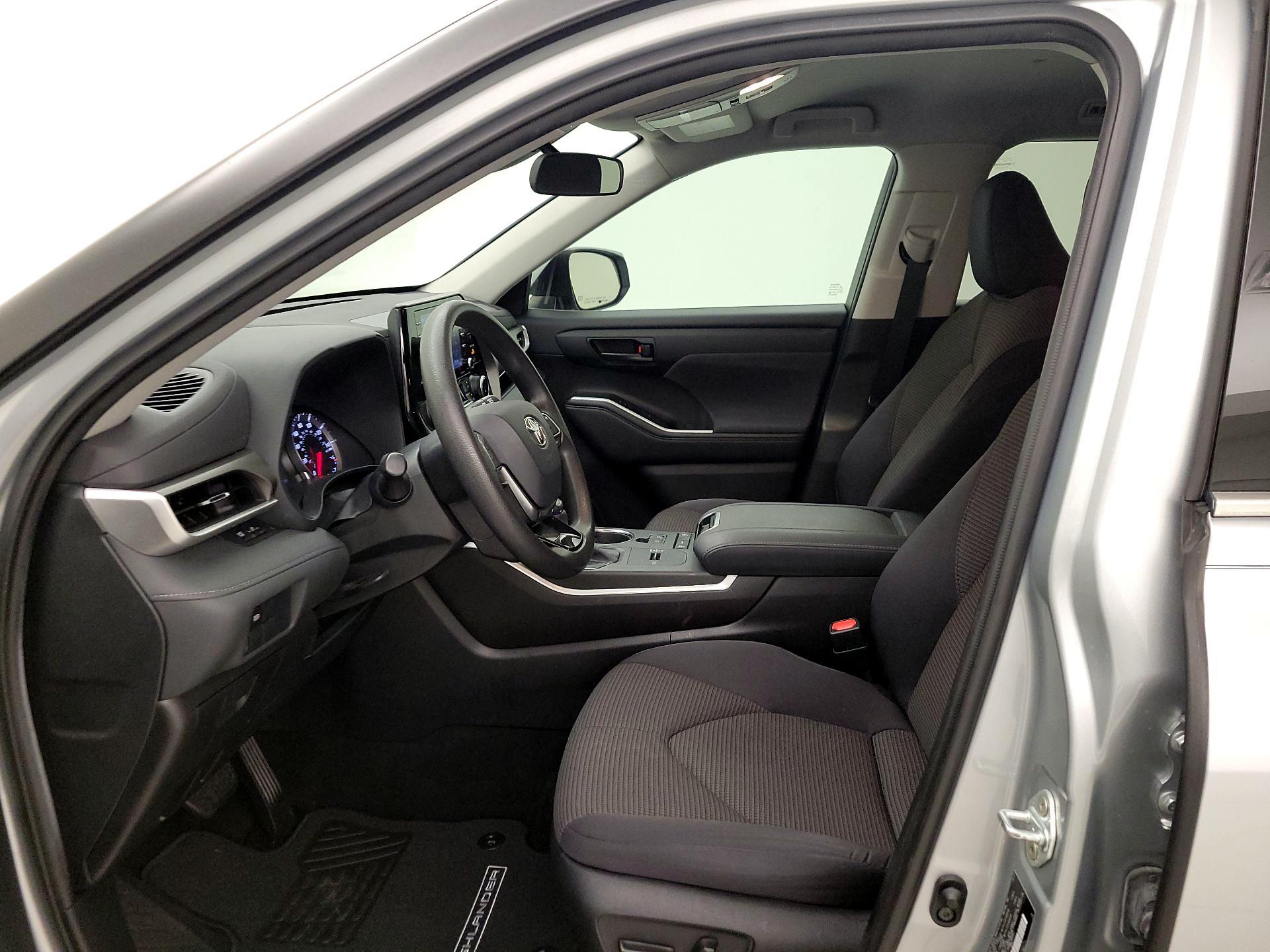 Thumbnail: 2021 Toyota Highlander - 11