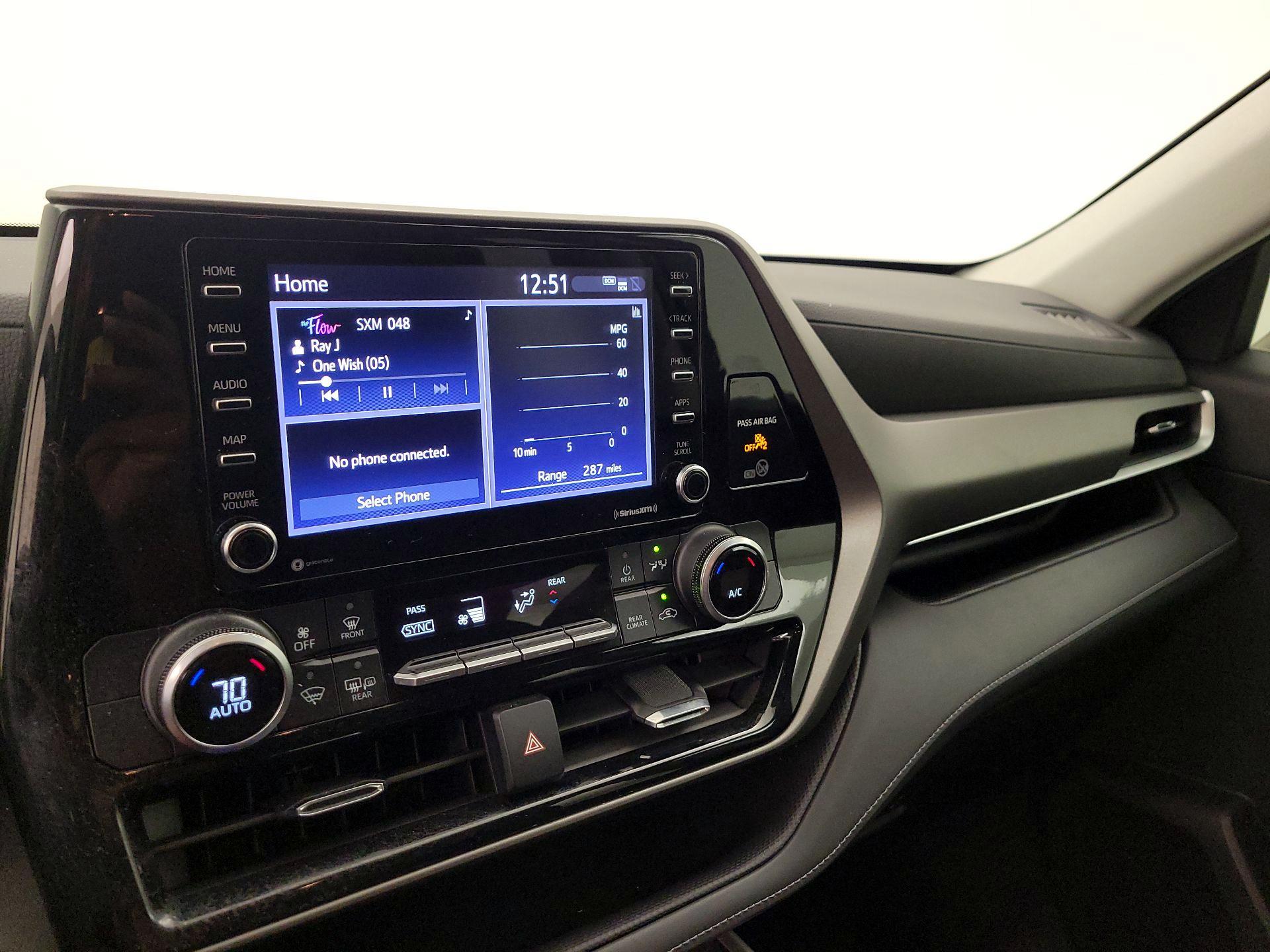 Thumbnail: 2021 Toyota Highlander - 15