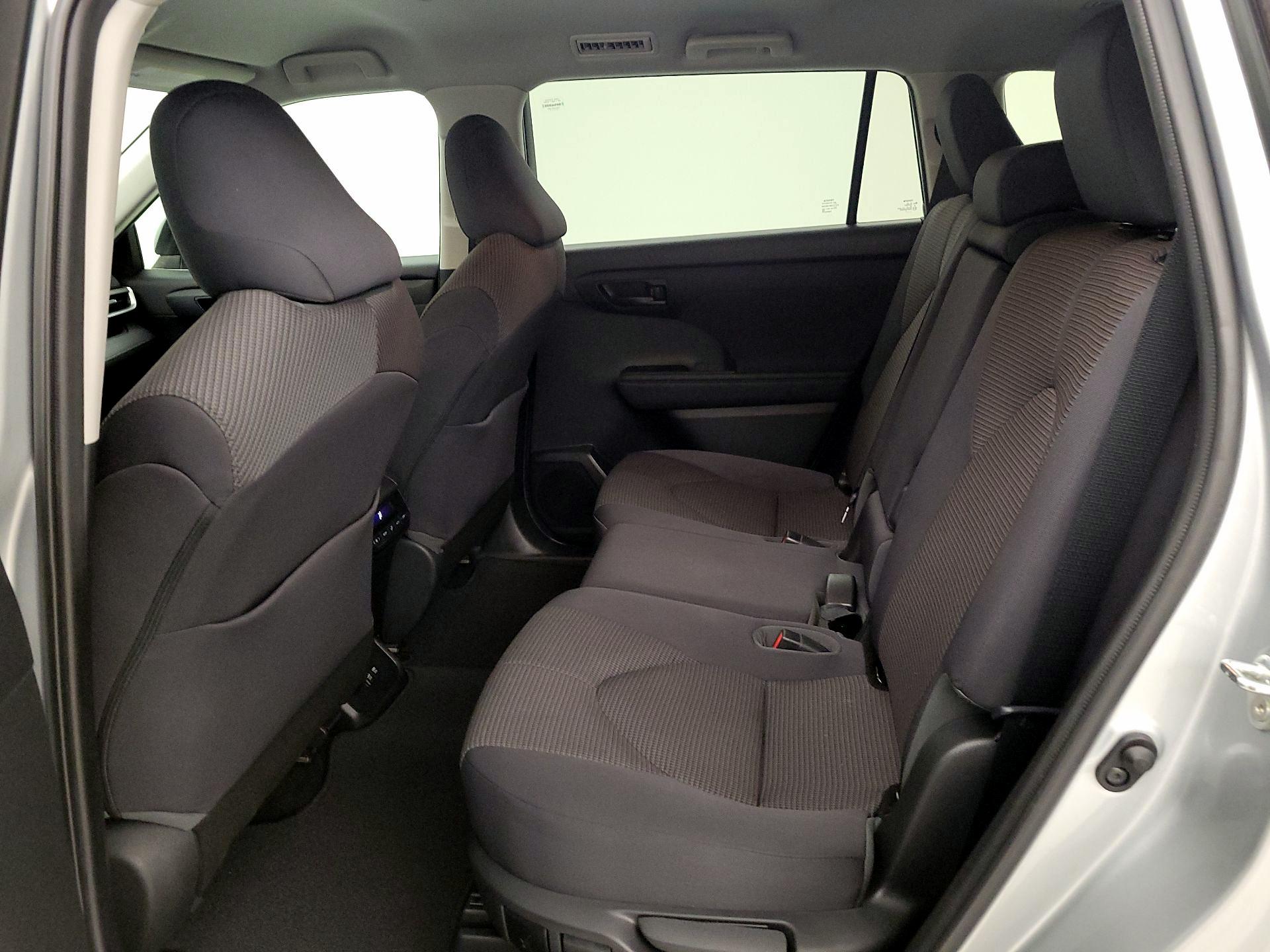 Thumbnail: 2021 Toyota Highlander - 18