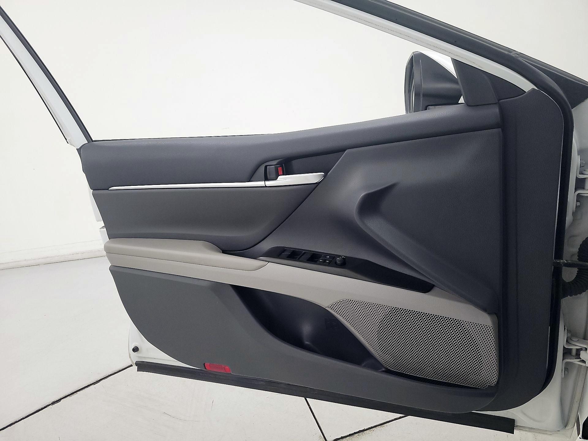 Thumbnail: 2023 Toyota Camry - 12